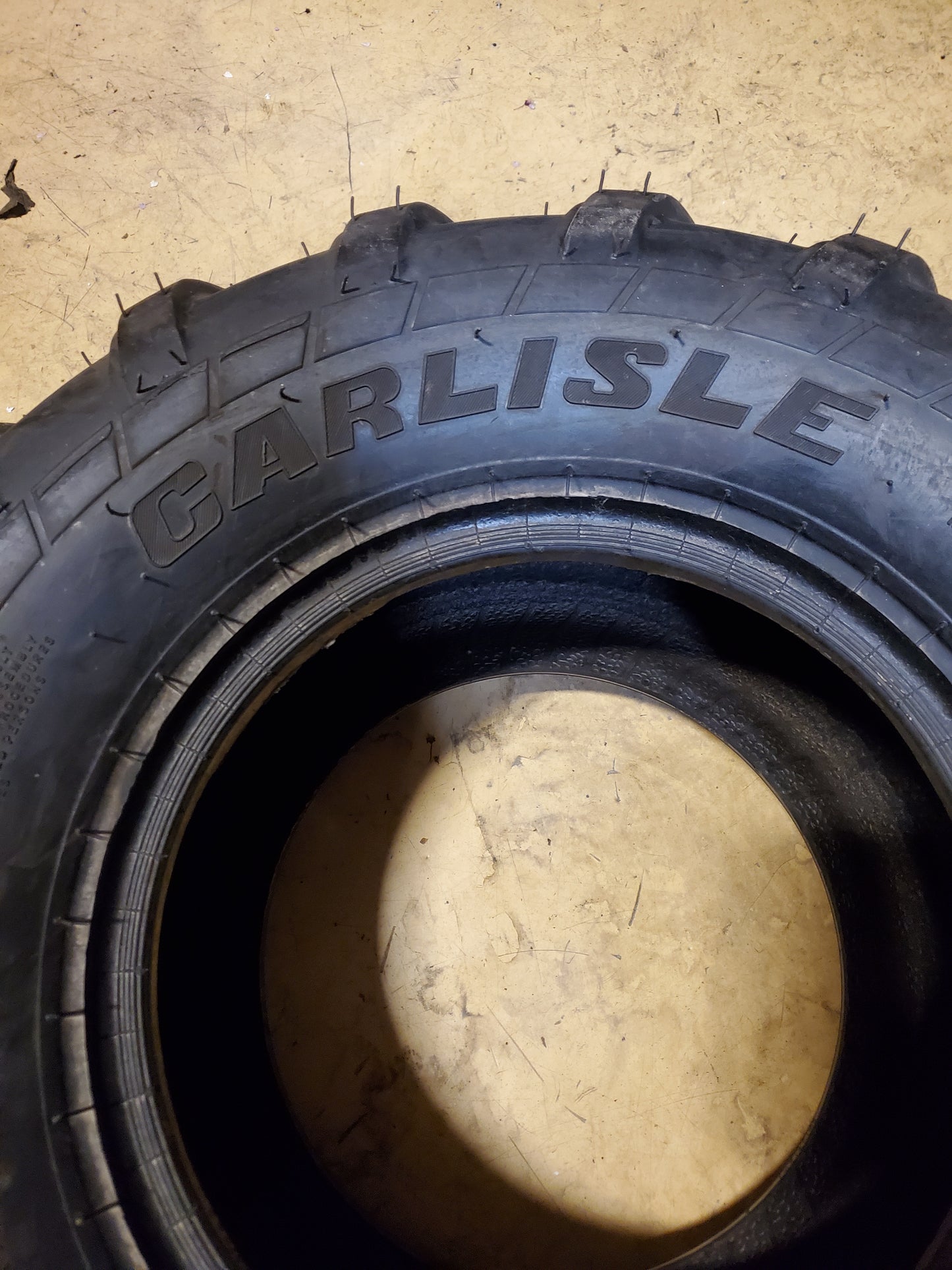 NOS CARLISLE WT300 100A3 BSW 26 12 12 NHS 4PLY FARM TIRE 570042