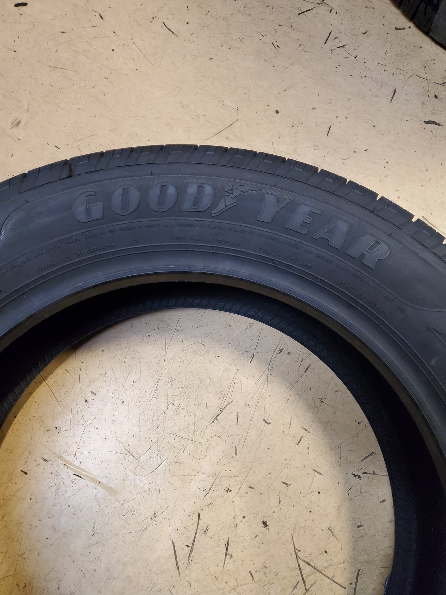 GOODYEAR RELIANT ALL-SEASON BSW P 235 55 18 100V TIRE 242243