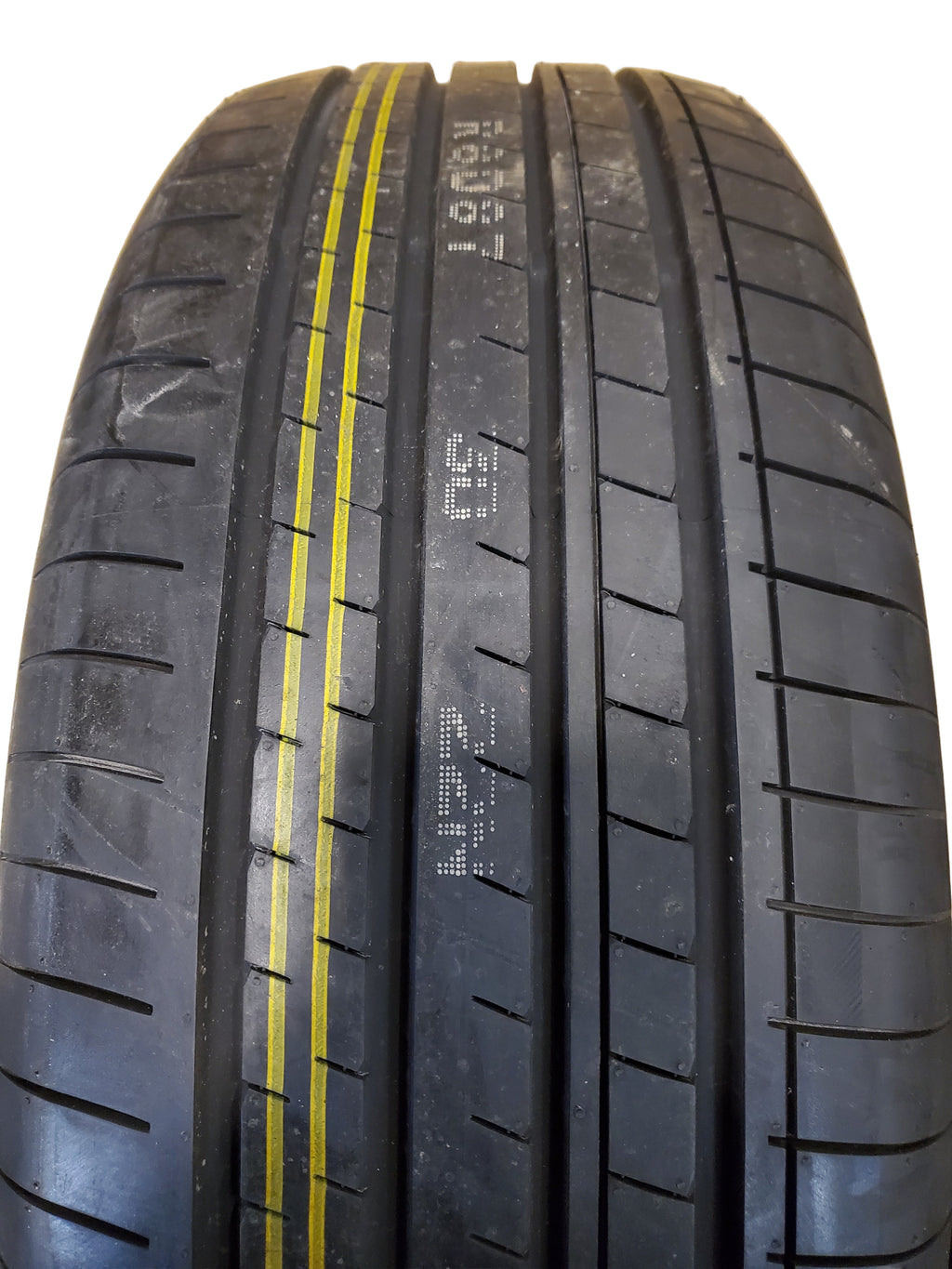 4 YOKOHAMA ADVAN V61 BSW P 235 60 19 103V PERFORMANCE TIRE NA1681956