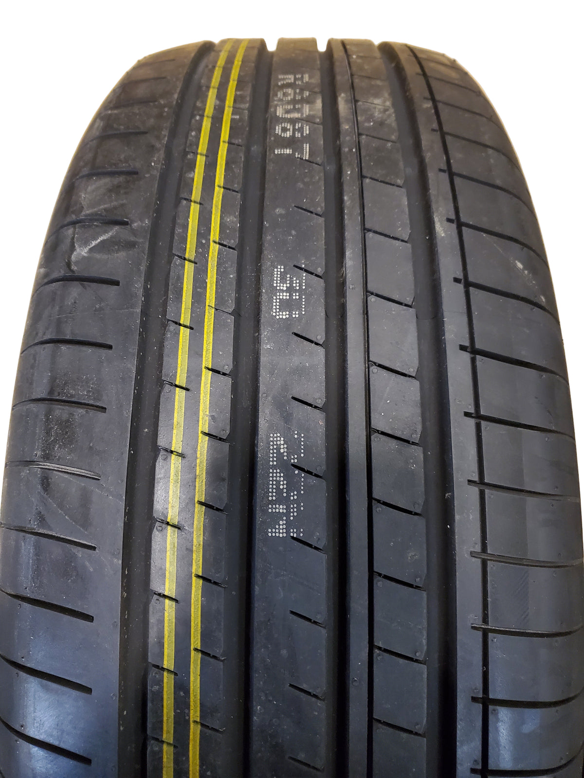 4 YOKOHAMA ADVAN V61 BSW P 235 60 19 103V PERFORMANCE TIRE NA1681956