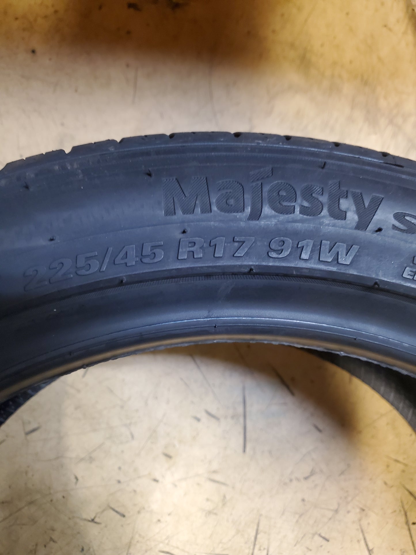 KUMHO MAJESTY SOLUS KU50 BSW P 225 45 17 91W ALL SEASON TIRE 2253352
