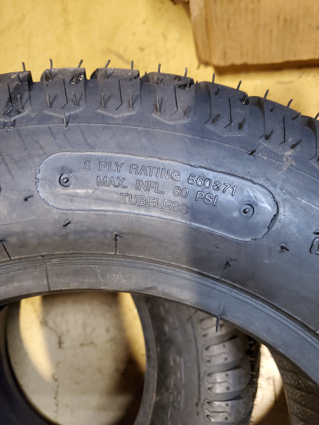 CARLISLE MULTI TRAC C/S BSW 27 10.5 15 102B 8PLY LAWN MOWER TIRE 560371