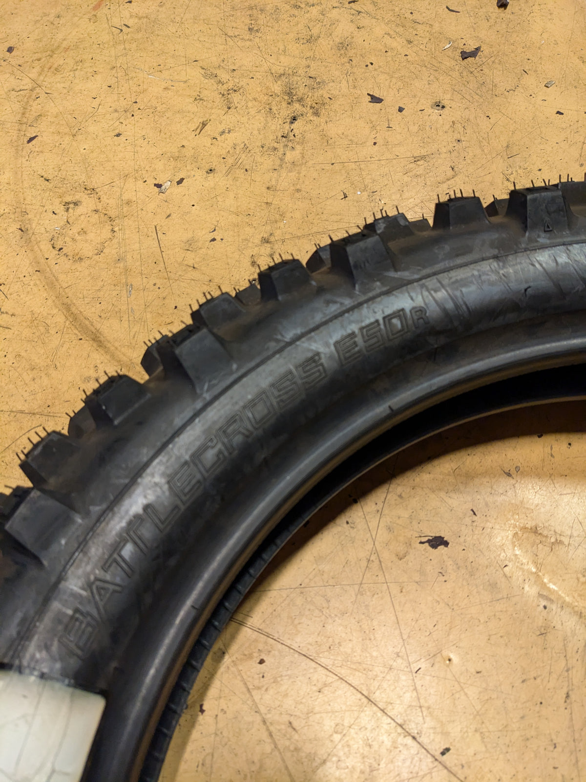 NEW OLD STOCK BRIDGESTONE BATTLECROSS ENDURO E50 BSW 120 90 18 65P REAR MOTORCYCLE TIRE 011452