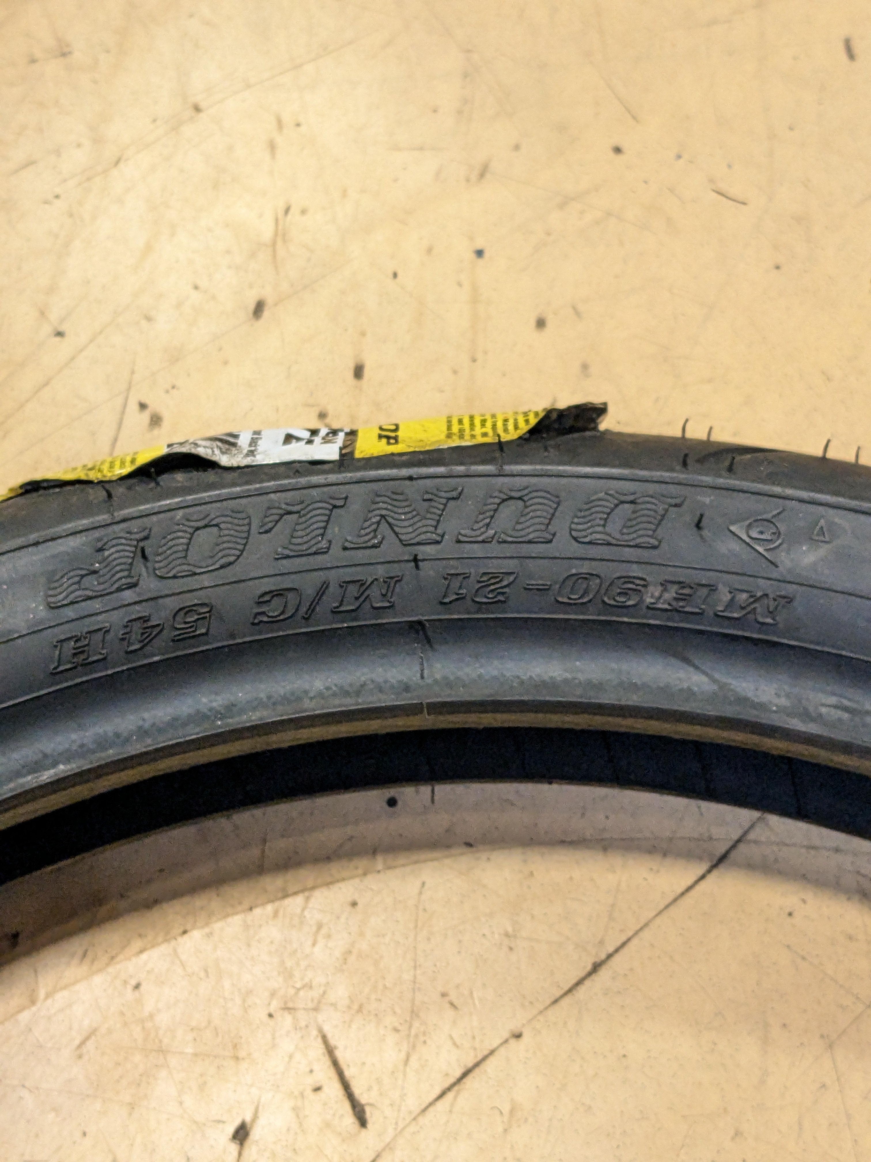 DUNLOP AMERICAN ELITE BSW MH90 21 54H FRONT MOTORCYCLE TIRE 45131420