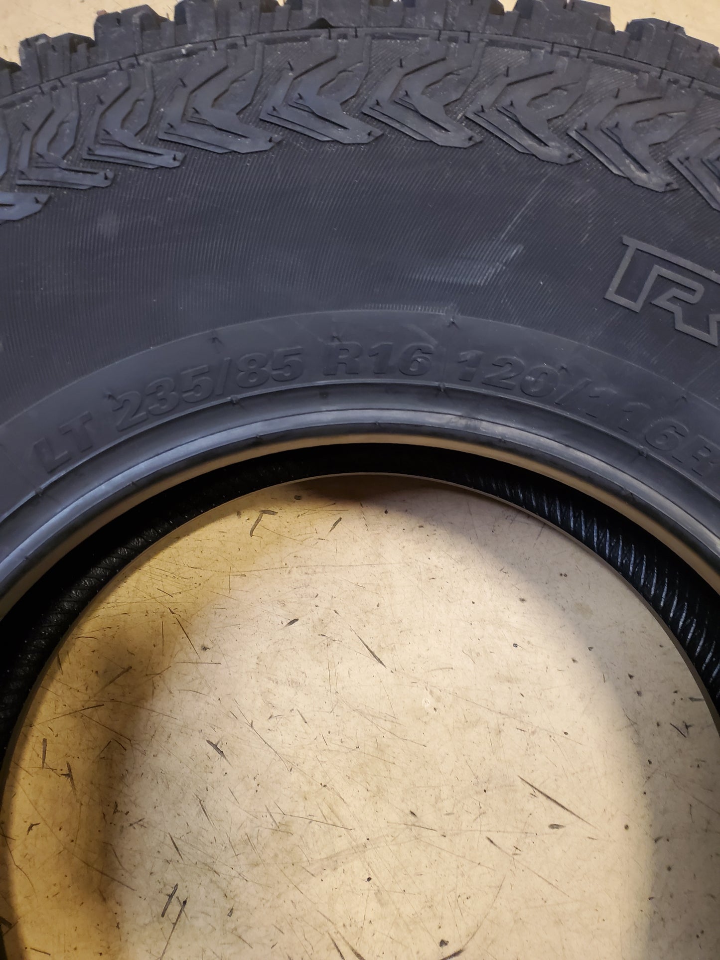 4 KUMHO ROAD VENTURE AT51 BSW LT 235 85 16 120/126R 10PLY ALL TERRAIN TIRE 2177643