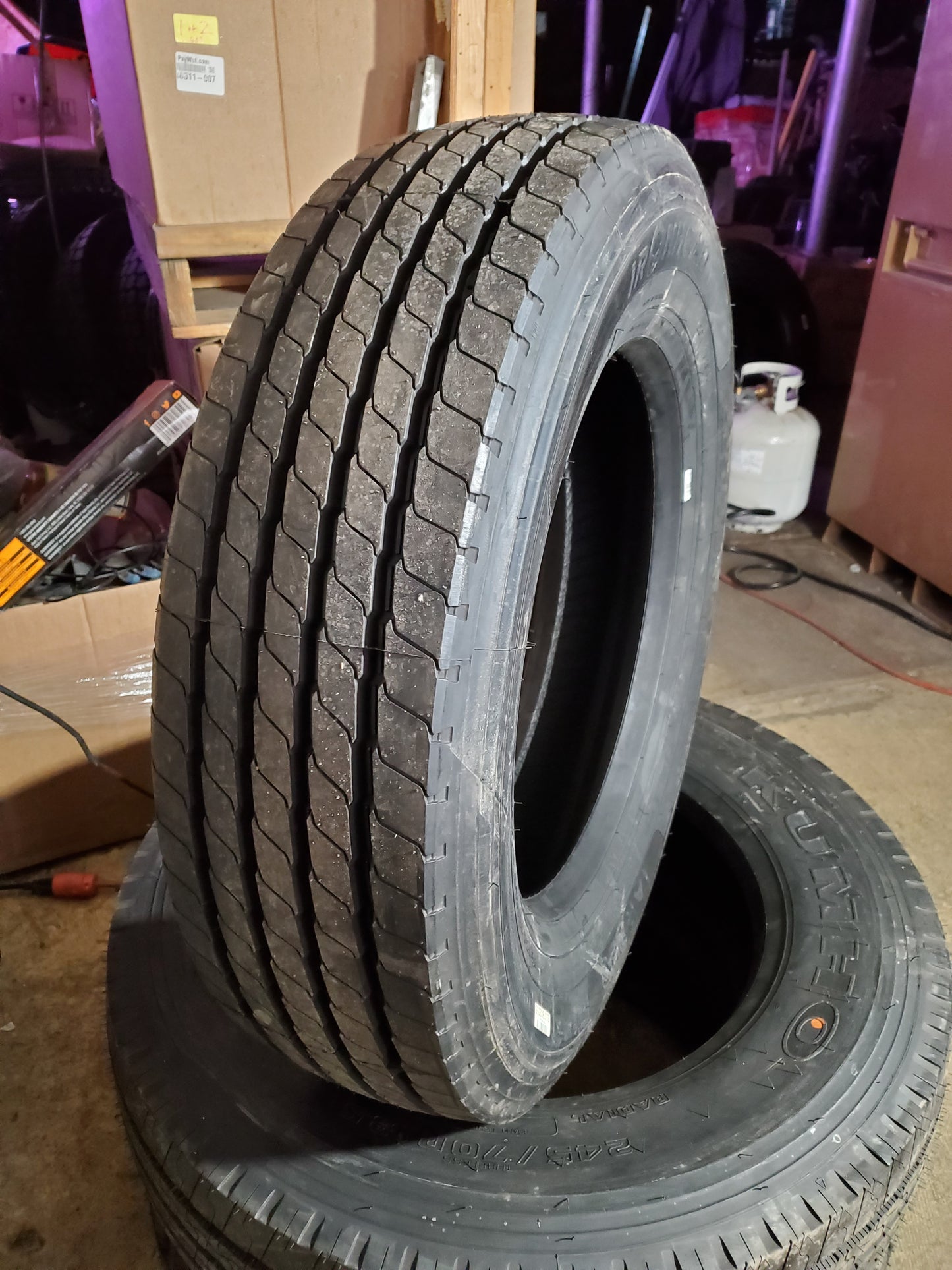 IRONHEAD IAR220 BSW LT 225 70 19.5 128/126L 14PLY ALL POSITION TIRE 5548293