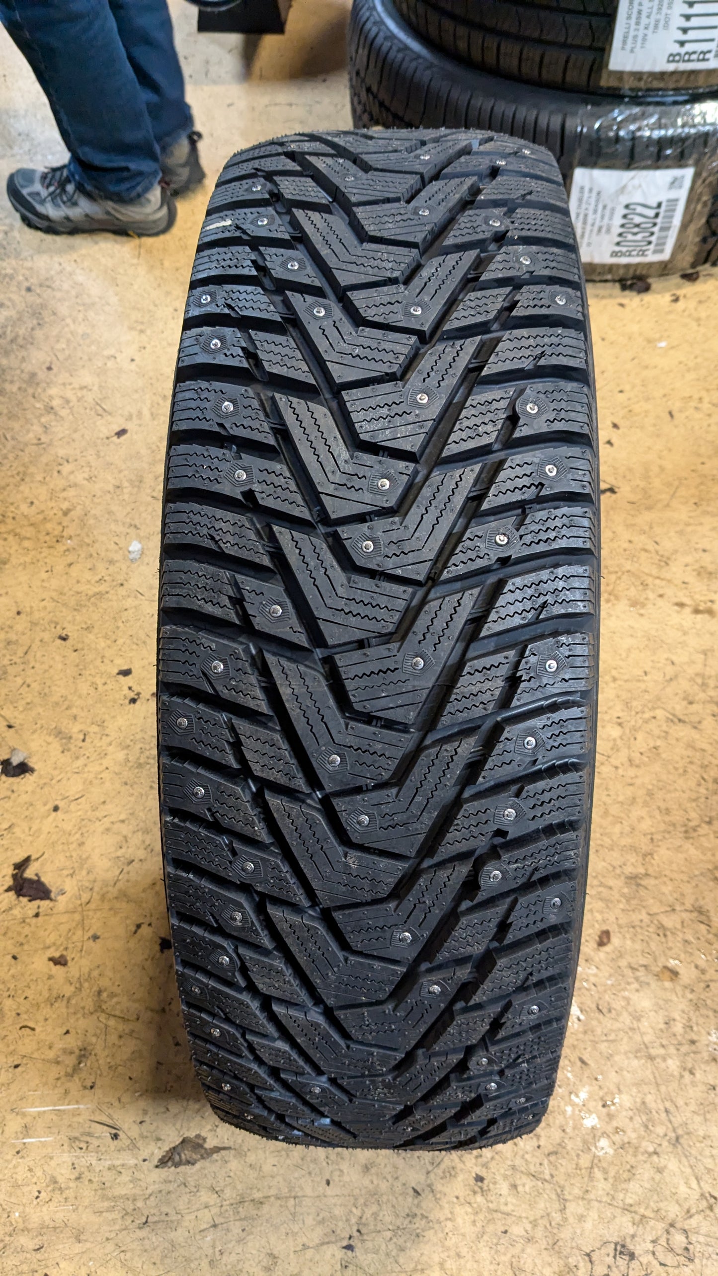 HANKOOK WINTER IPIKE X W429A BSW P 255 70 16 111T WINTER TIRE 1029891
