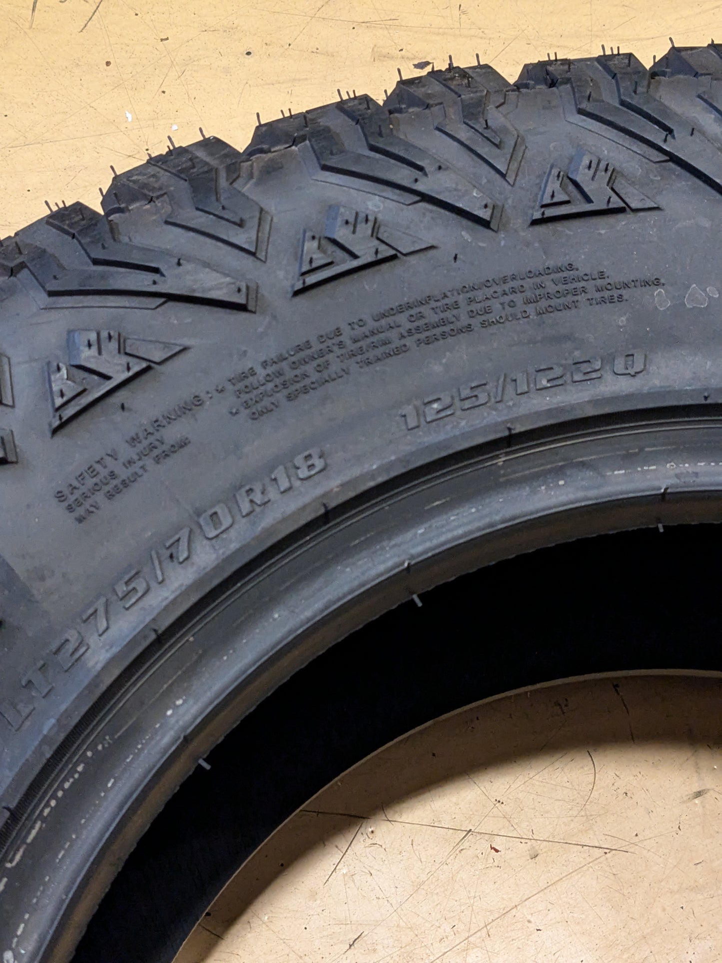 2 DELIUM TERRA RAIDER A/T-X KU-257 LT 275 70 18 125/122Q LRE 10PLY ALL TERRAIN TIRE D267780