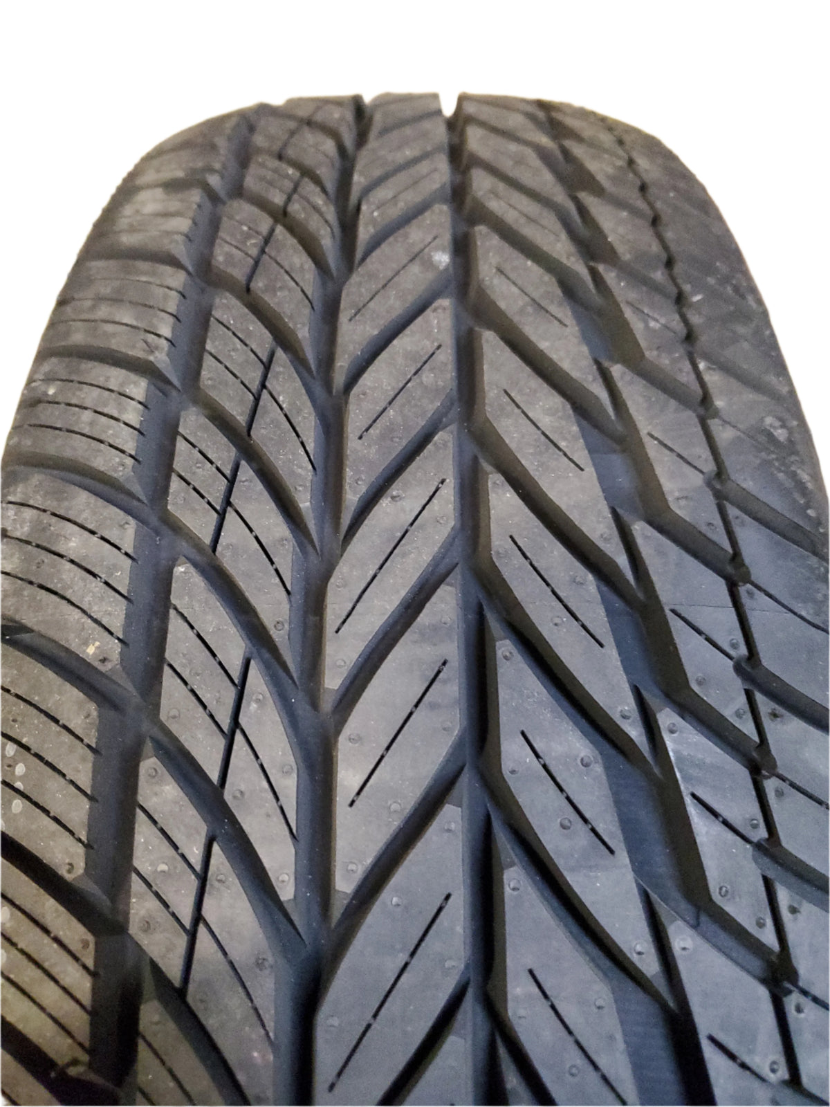 VOGUE CUSTOM BUILT RADIAL BSW P 235 70 15 106H XL TOURING TIRE 03182981