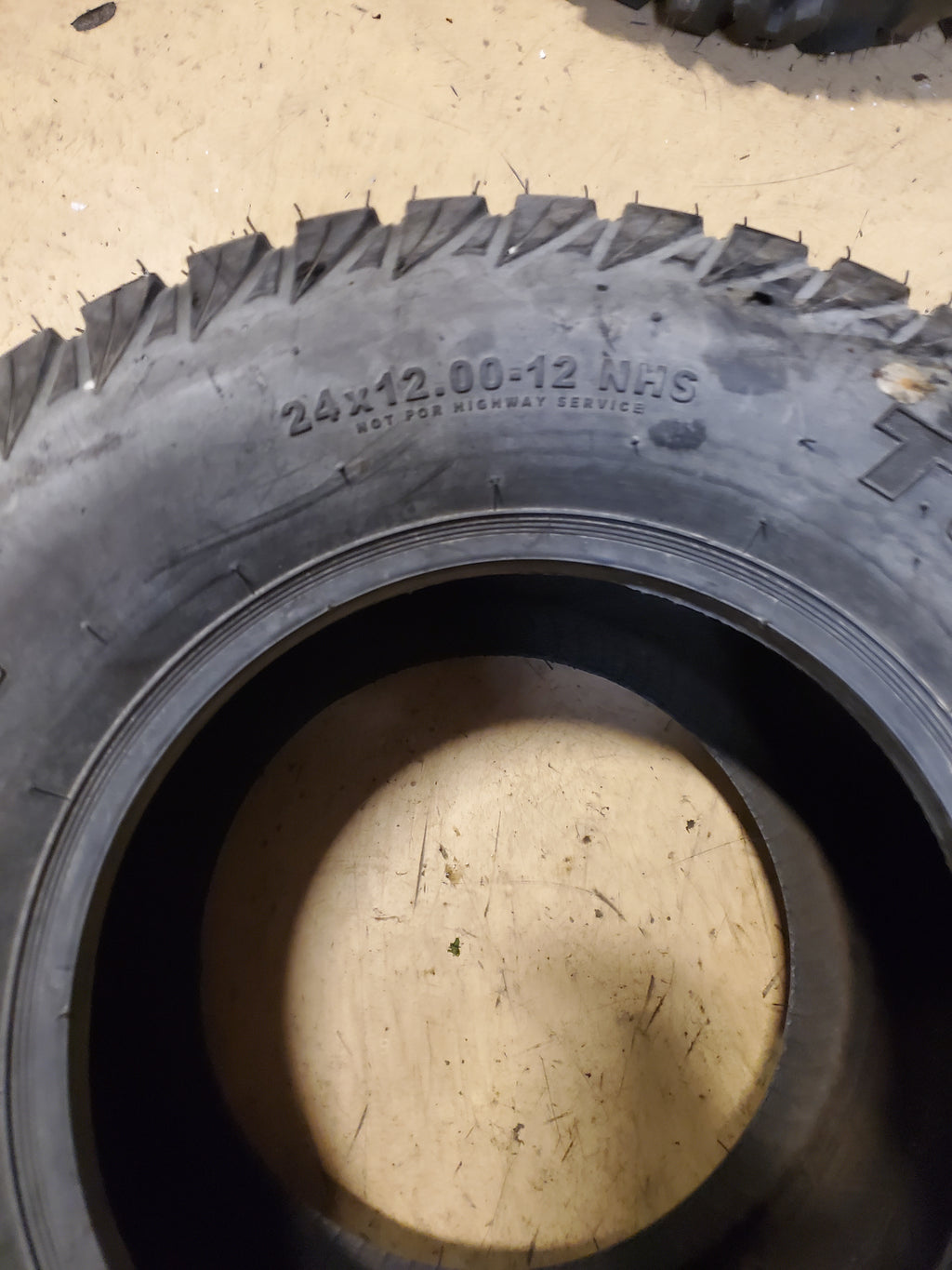 NOS CARLISLE TURF SMART BSW 24 12 12 4PLY LAWN TIRE 241212