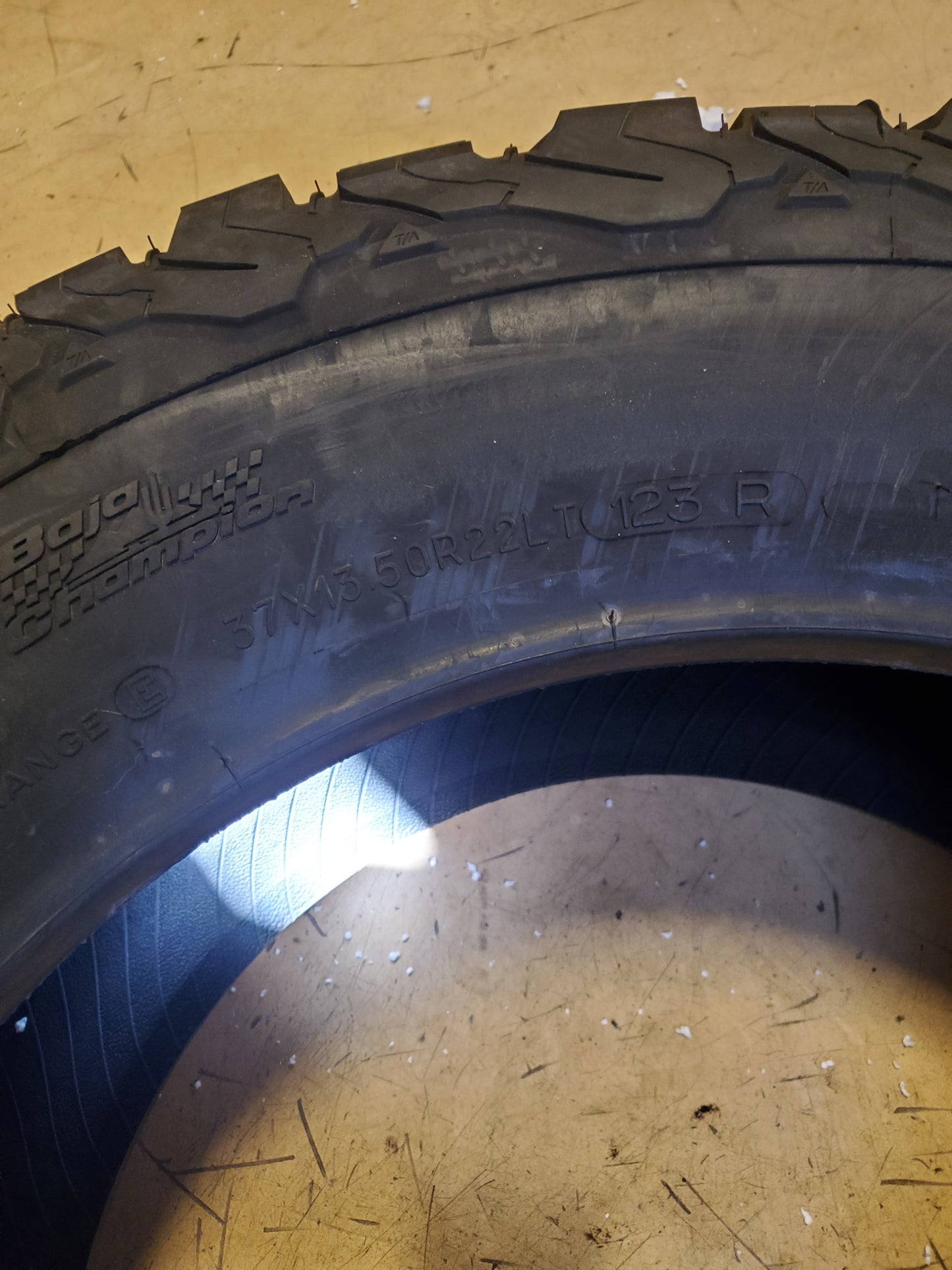 BFGOODRICH ALL TERRAIN T/A KO2 BSW LT 37 13.50 22 123R 10PLY TIRE 71670