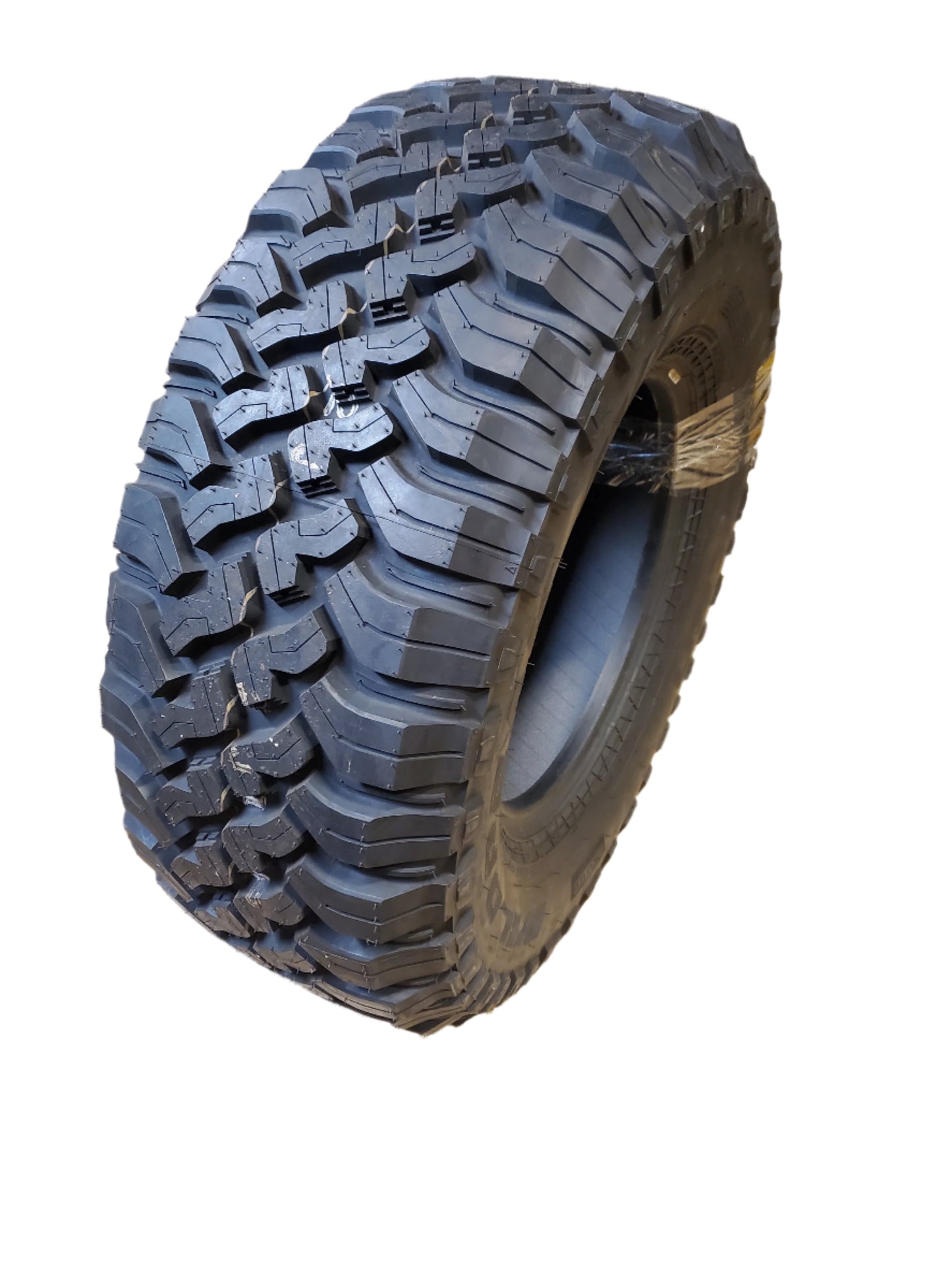 NOS FALKEN WILDPEAK MT01 BSW LT 315 70 17 121/118Q 10PLY MUD TERRAIN TIRE 28516932