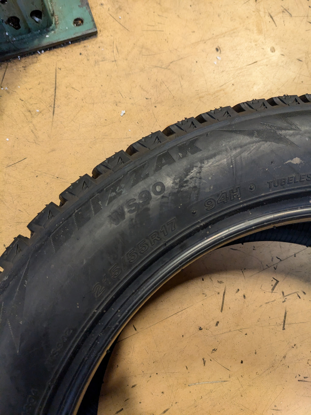 2 BRIDGESTONE BLIZZAK WS90 BSW P 215 55 17 94H WINTER TIRE 001135