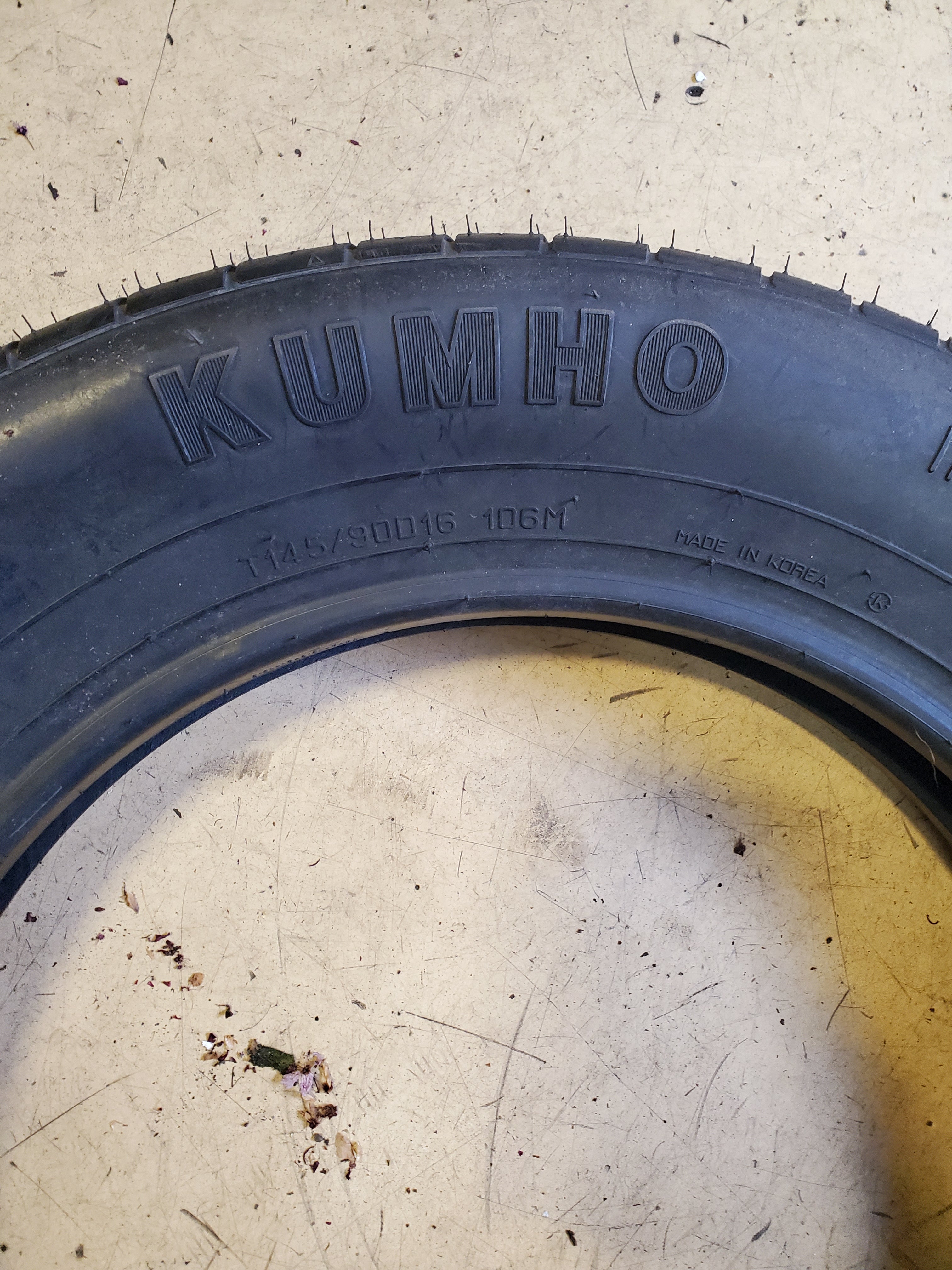 KUMHO 131 ORIGINAL EQUIPMENT BSW T 145 90 16 SPARE TIRE 5008233