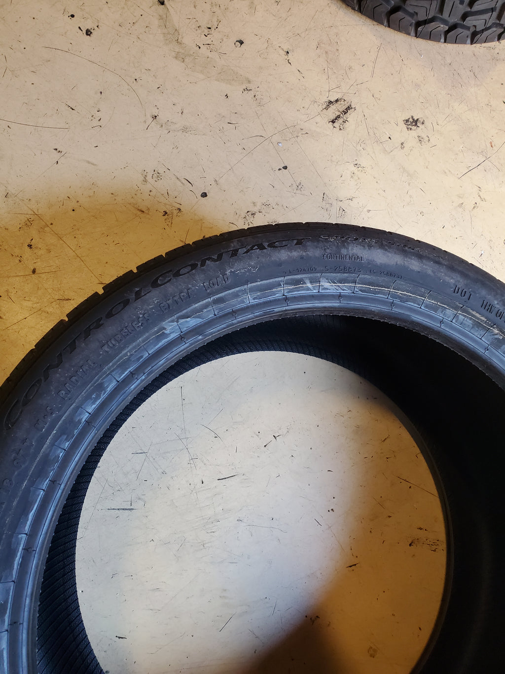 CONTINENTAL CONTROLCONTACT SPORT SRS+ P 265 35 18 97Y XL UHP TIRE 15570890000