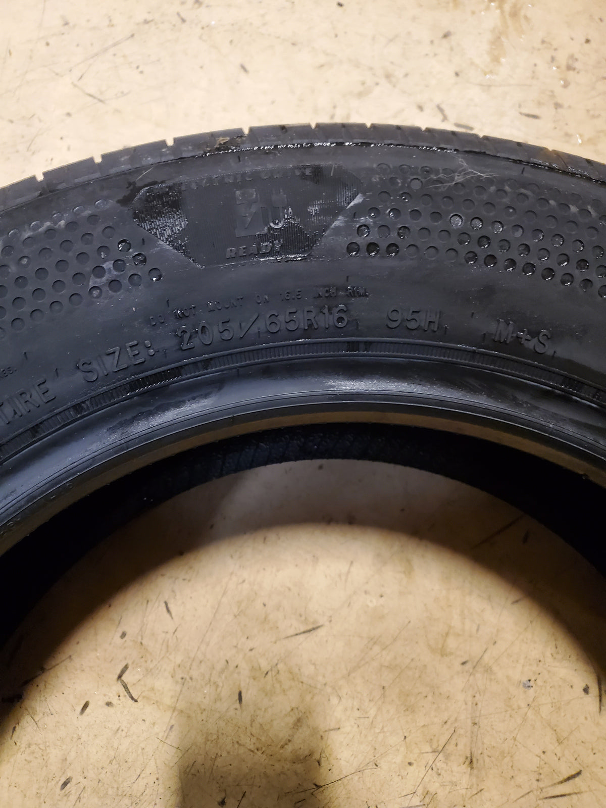 GOODYEAR ASSURANCE RANGEMAX BSW P 205 65 16 95H WINTER TIRE 105003001