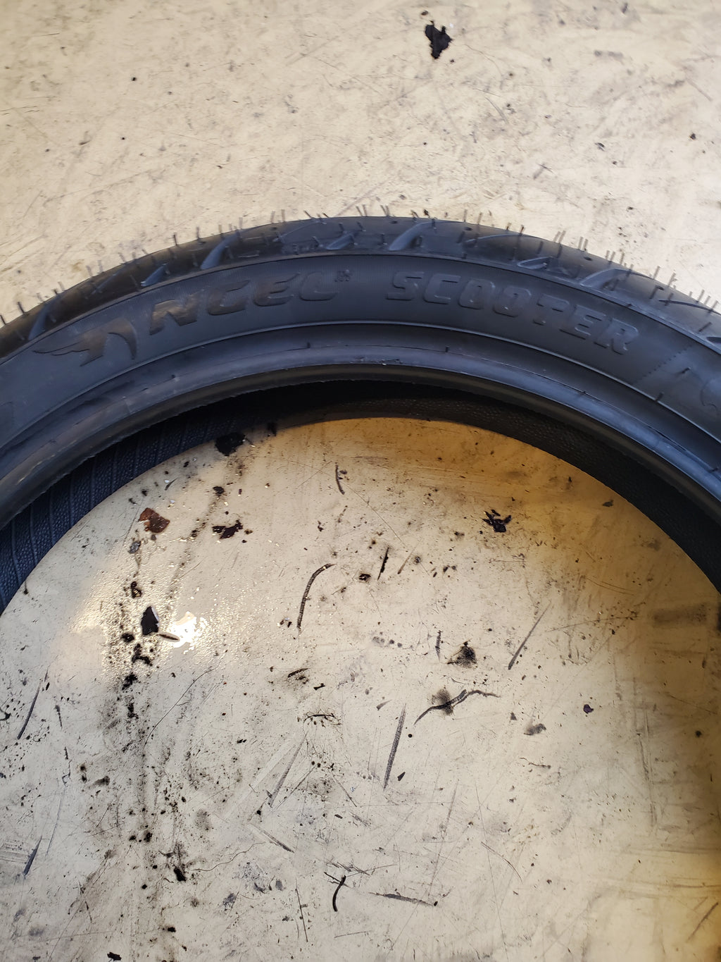 PIRELLI ANGEL SCOOTER BSW 100 80 16 50P FRONT SCOOTER TIRE 8715220