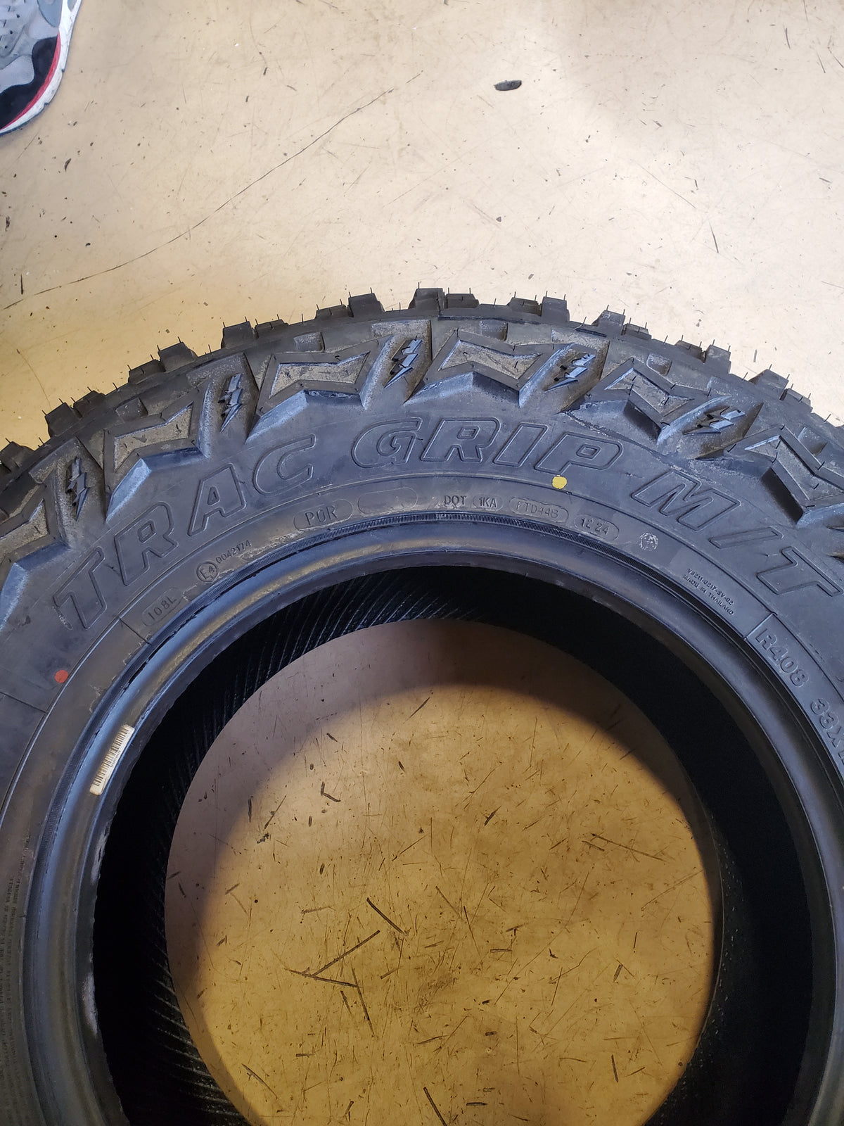 THUNDERER TRAC GRIP M/T R408 BSW LT 33 12.50 17 114Q 8PLY MUD TIRE TH2300
