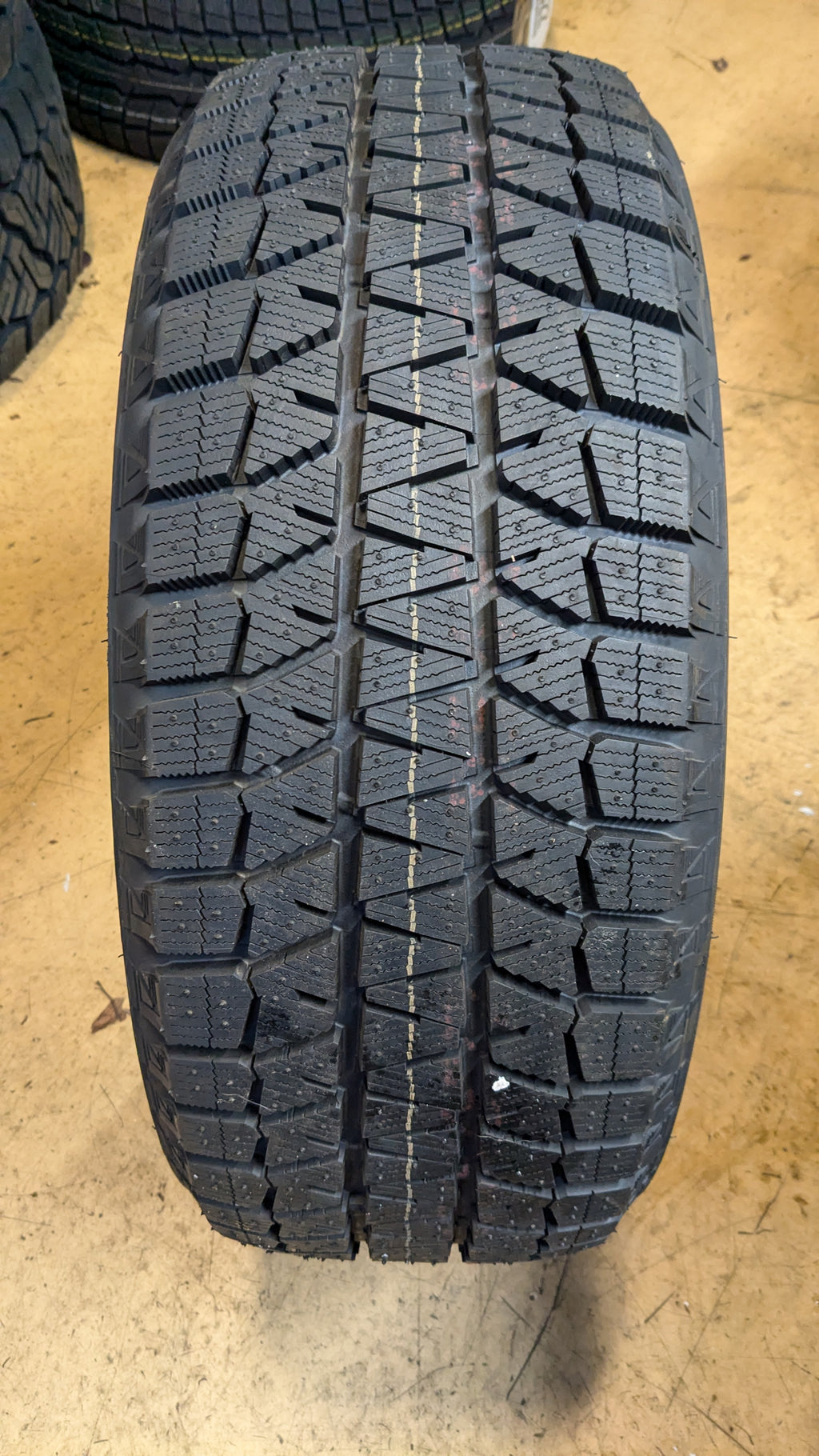 NOS BRIDGESTONE BLIZZAK WS80 BSW P 225 55 17 97H WINTER TIRE 13159