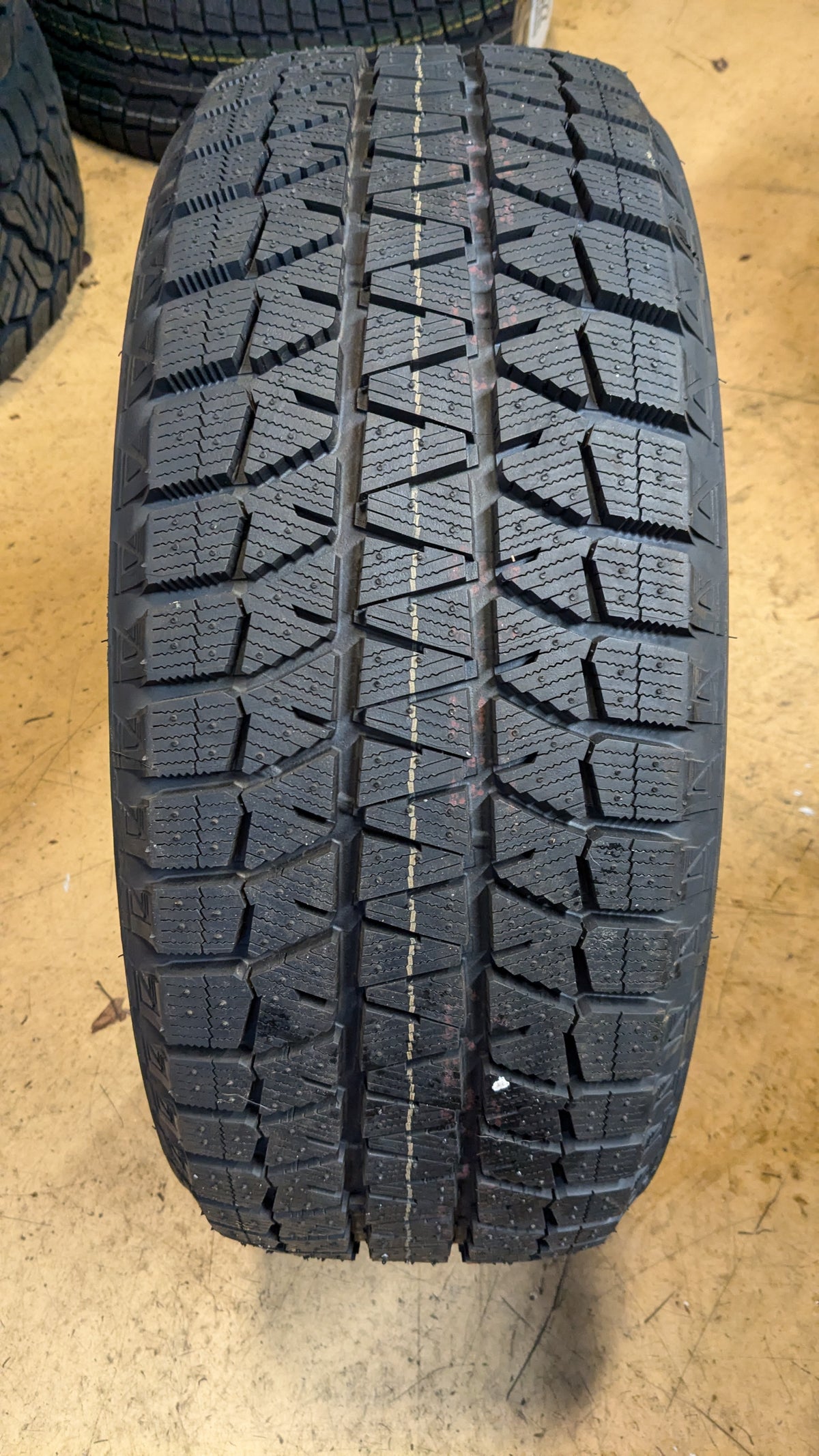 NOS BRIDGESTONE BLIZZAK WS80 BSW P 225 55 17 97H WINTER TIRE 13159