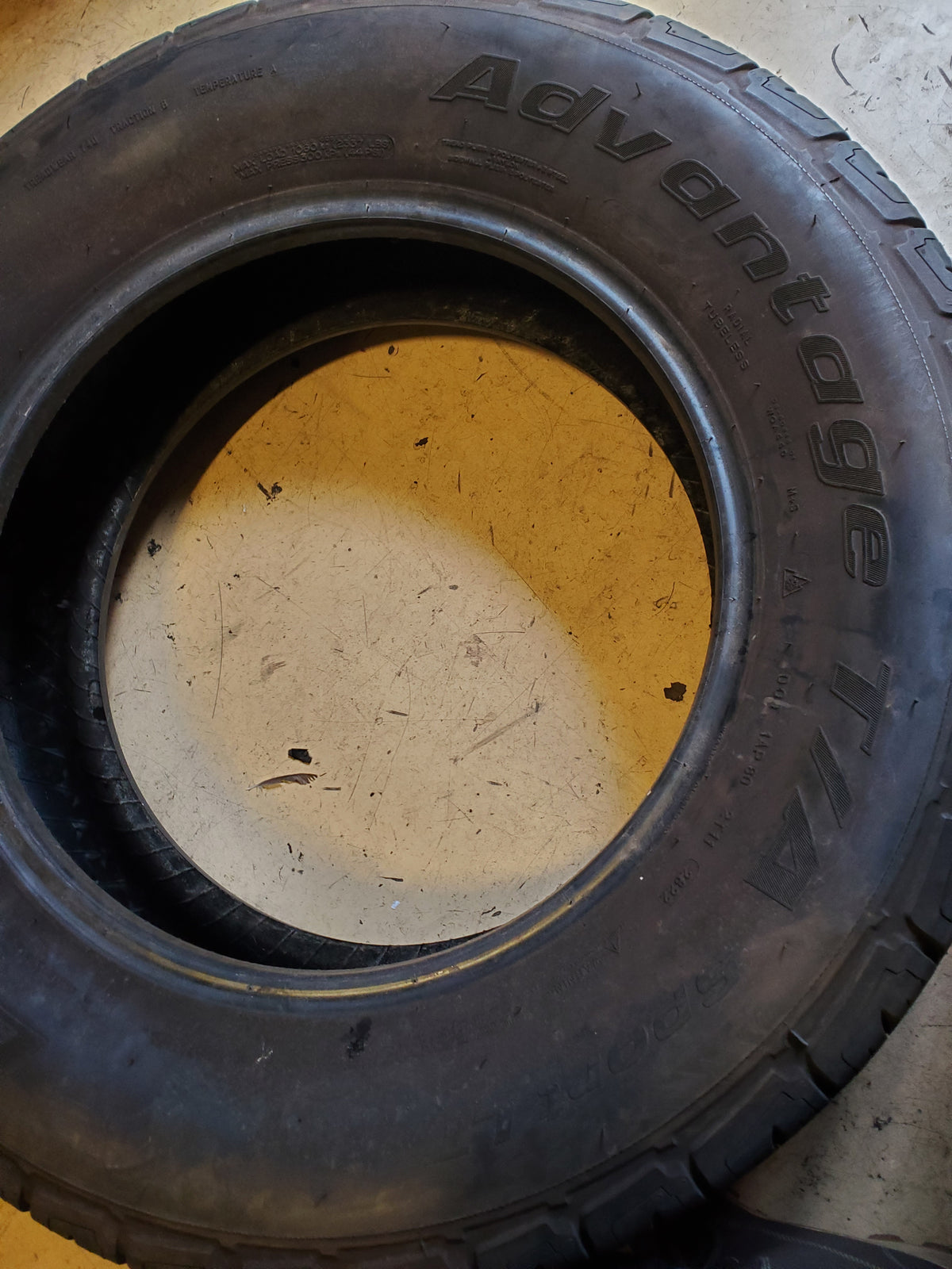 2 USED 9/32" BFGOODRICH ADVANTAGE T/A SPORT LT P 265 60 18 110T TIRE 80179