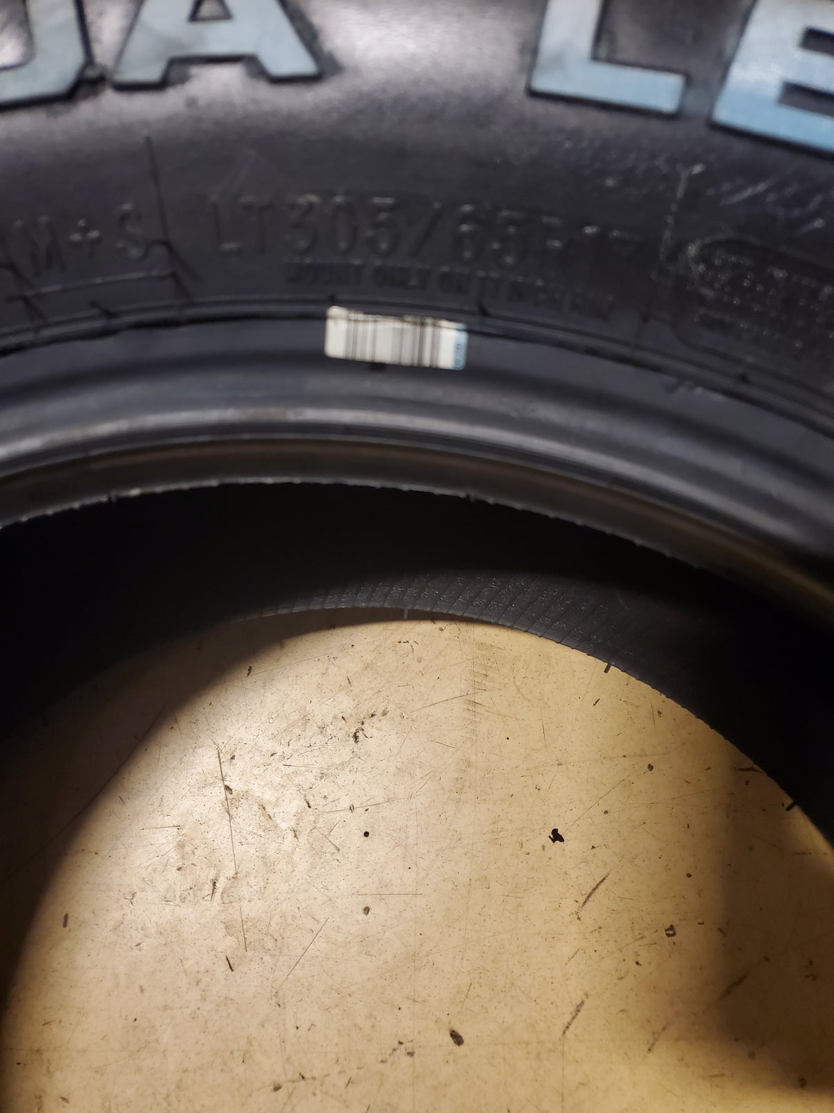 2 MICKEY THOMPSON BAJA LEGEND EXP LT RWL 305 65 17 121/118Q 10PLY TIRE 331064003