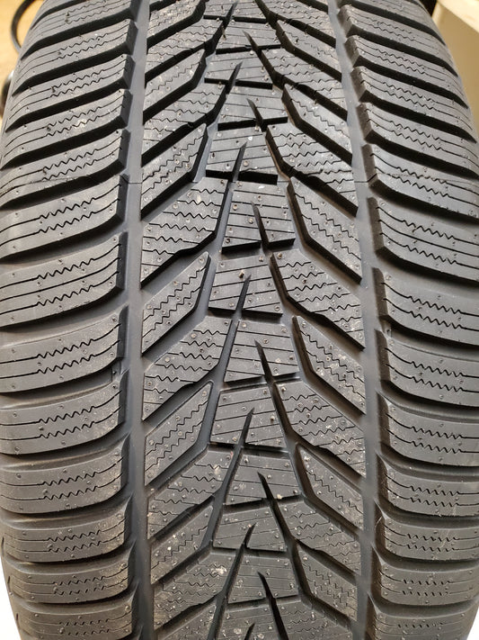 HANKOOK WINTER I*CEPT EVO 3 BSW P 235 35 20 92W XL WINTER TIRE W330
