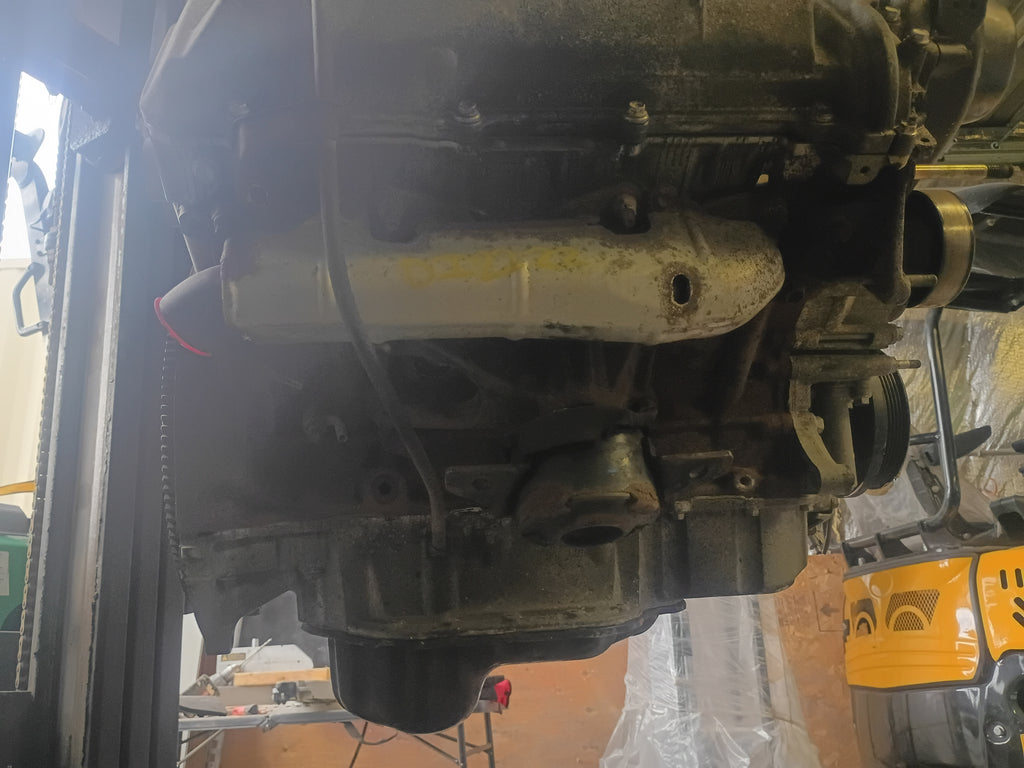 USED GENUINE ENGINE MOTOR 01-04 TOYOTA 4.7L V8 2UZ-N83FC