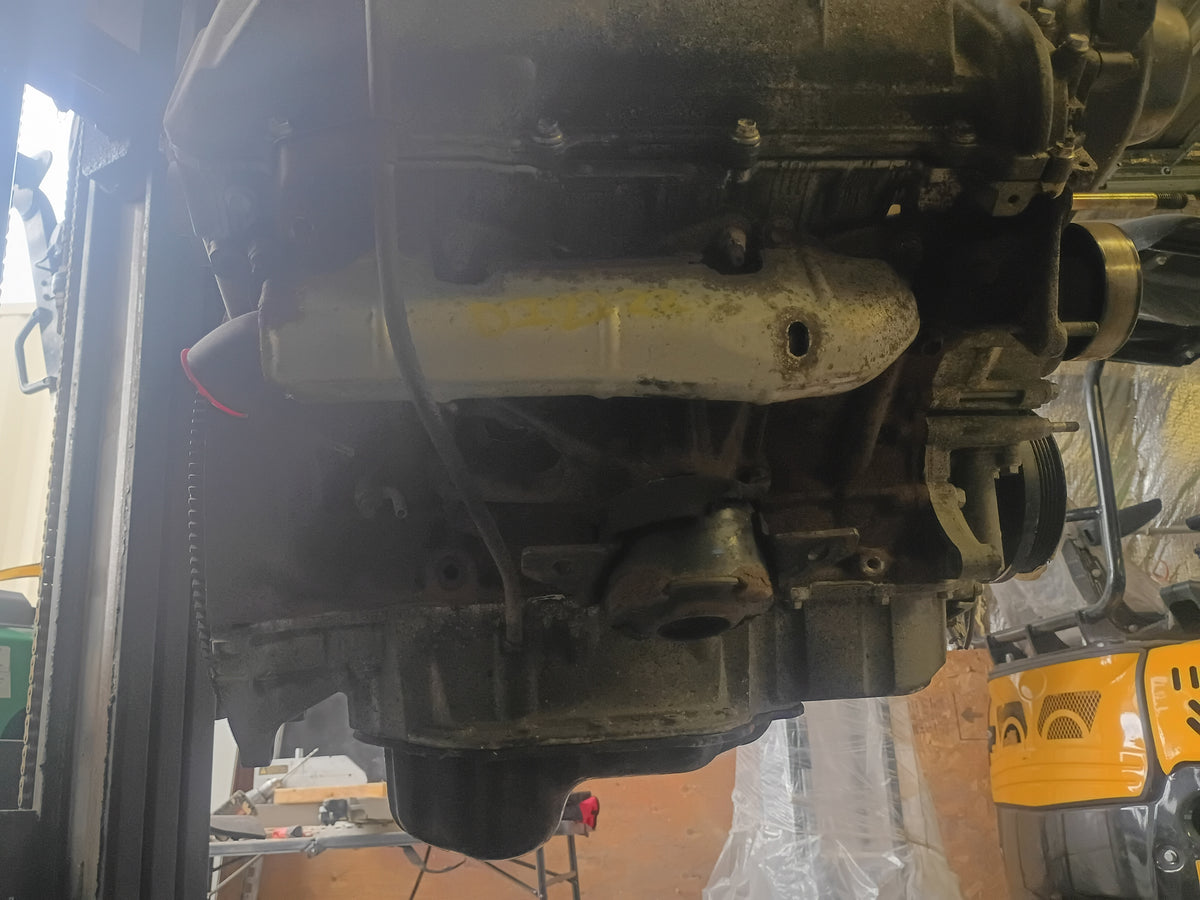 USED GENUINE ENGINE MOTOR 01-04 TOYOTA 4.7L V8 2UZ-N83FC