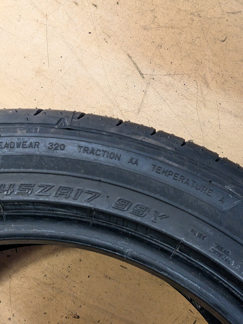 SUMITMO HTR Z5 P 245 45 17 99Y XL ALL SEASON TIRE HTR55