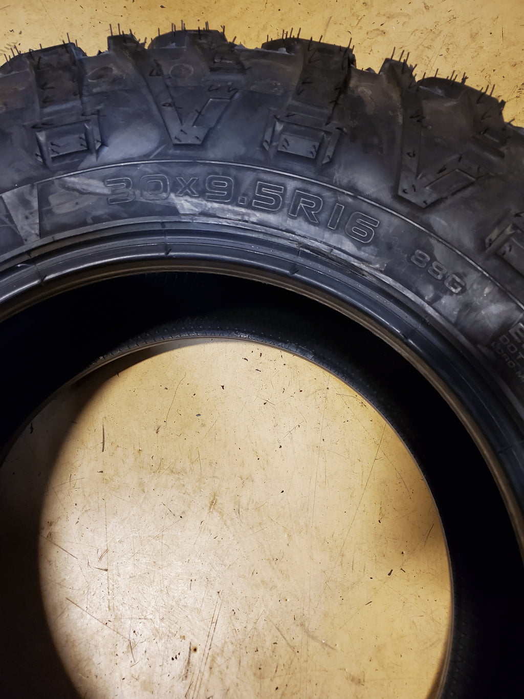 EFX MOTOVATOR BSW 30 9.5 16 88G 8PLY ATV/UTV TIRE MV309516
