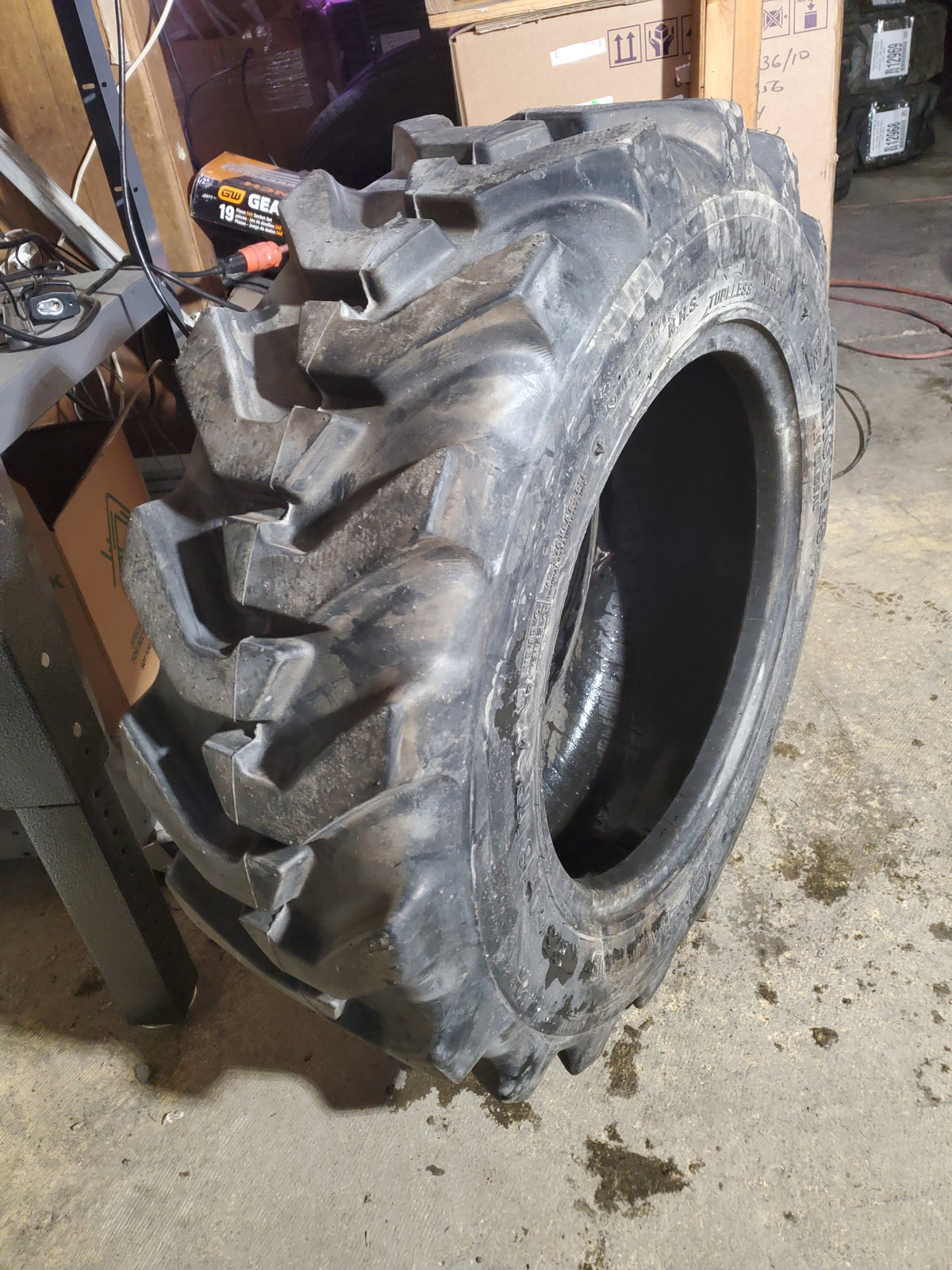 HERCULES SUPER LUG BACKHOE BSW  10.5 80 18 119A6 10PLY FORKLIFT TIRE 94702