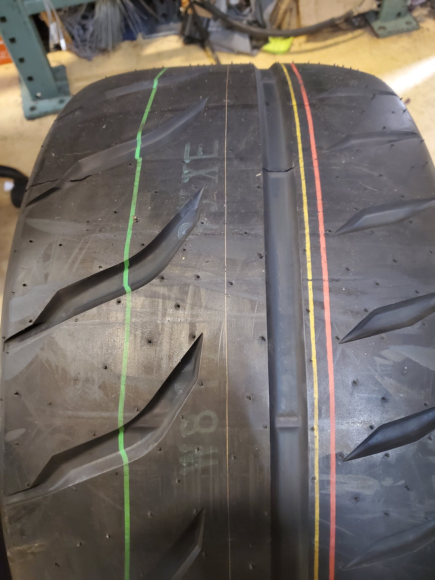 NOS TOYO PROXES R888R BSW P 265 35 18 97Y XL COMPETITION TIRE 104570