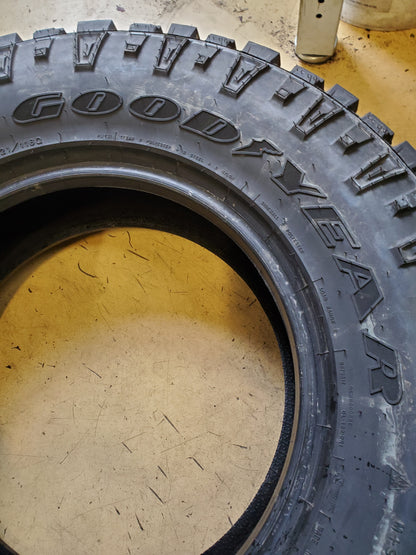 GOODYEAR WRANGLER DURATRAC STUDDED LT 265 70 17 121/118Q TIRE 312014142