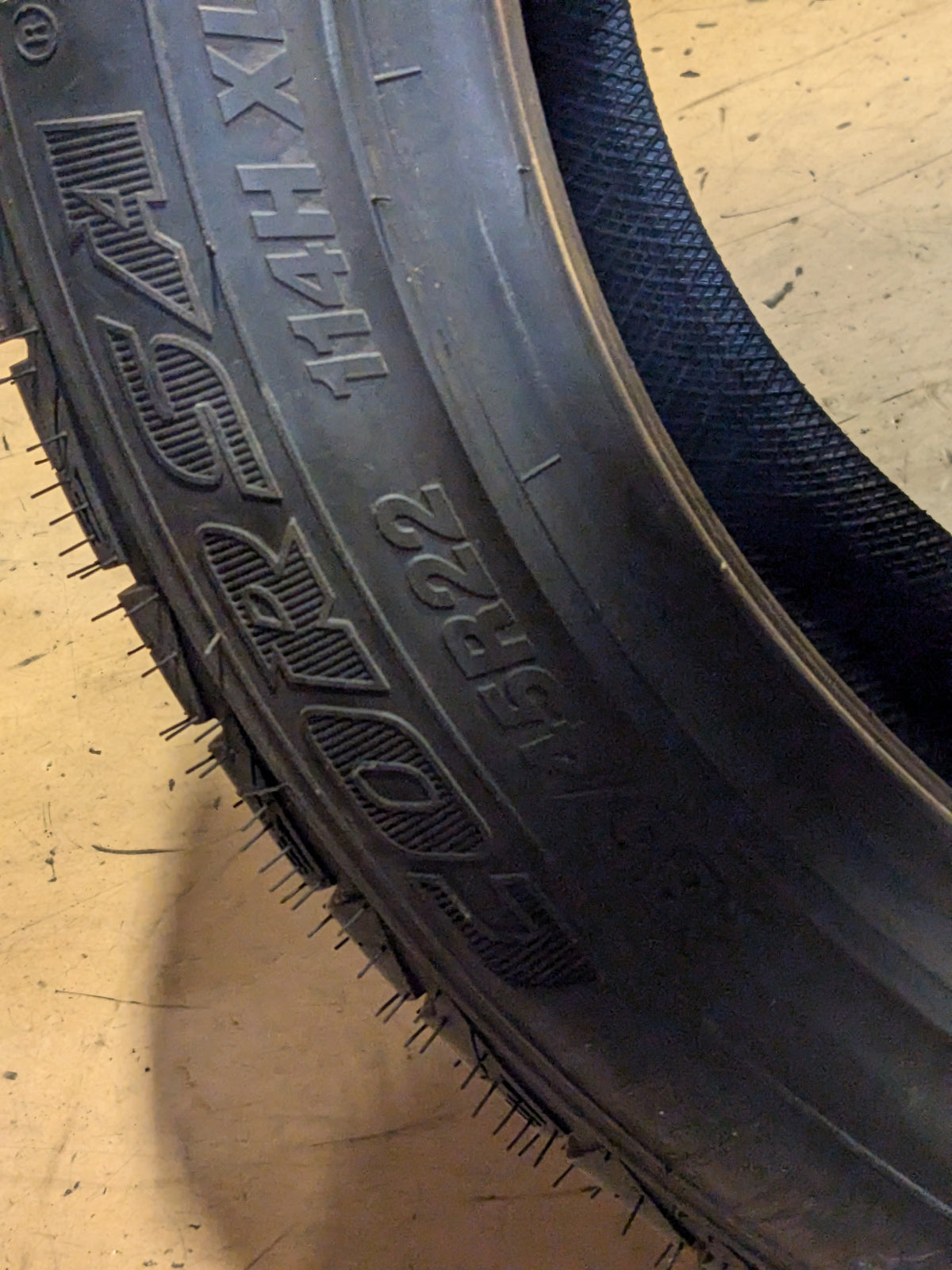 CORSA HIGHWAY TERRAIN PLUS P 285 45 22 114H XL ALL SEASON TIRE COMSID0023