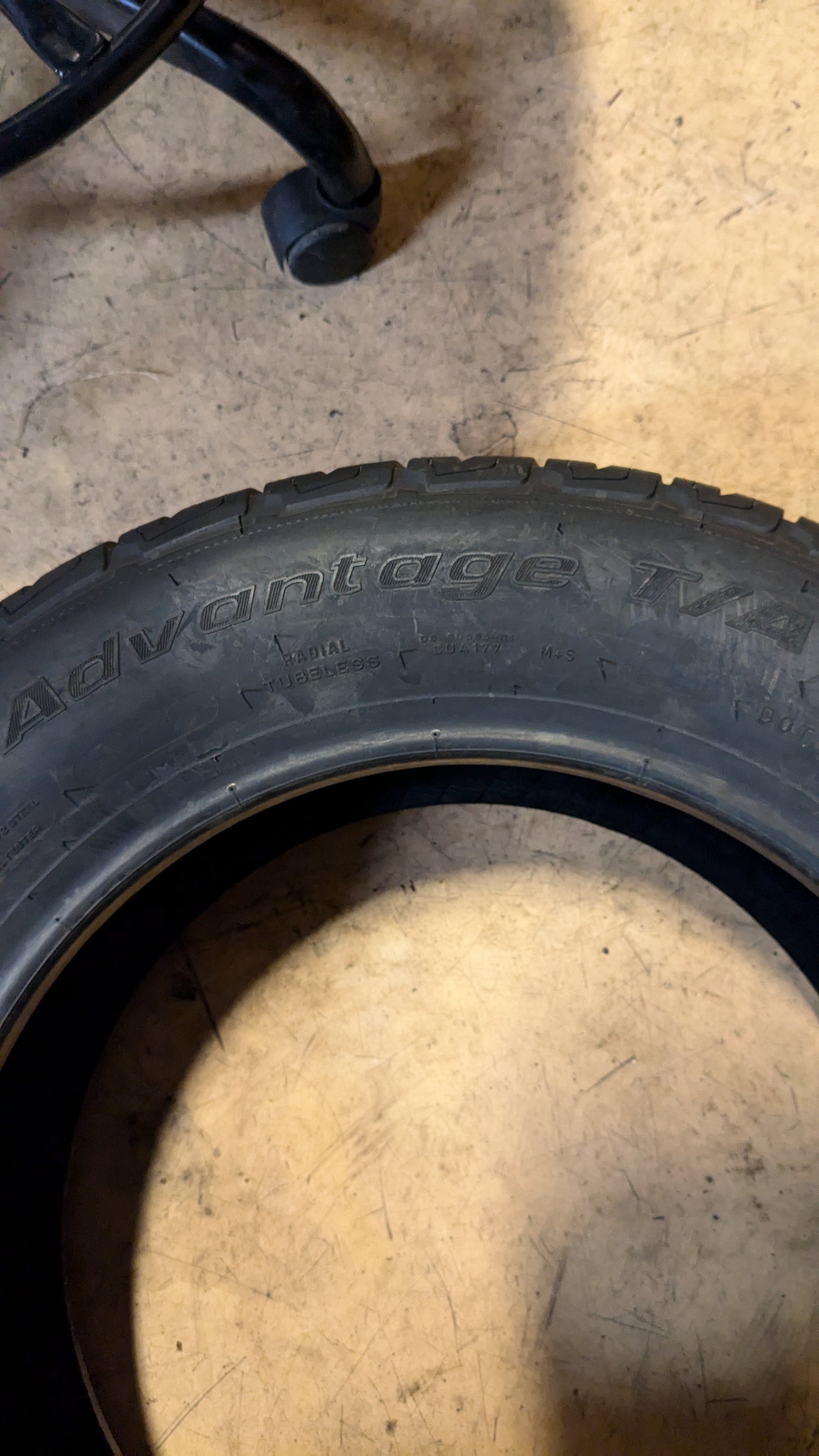 NOS BFGOODRICH ADVANTAGE T/A SPORT BSW P 205 65 16 95H ALL SEASON TIRE 22797