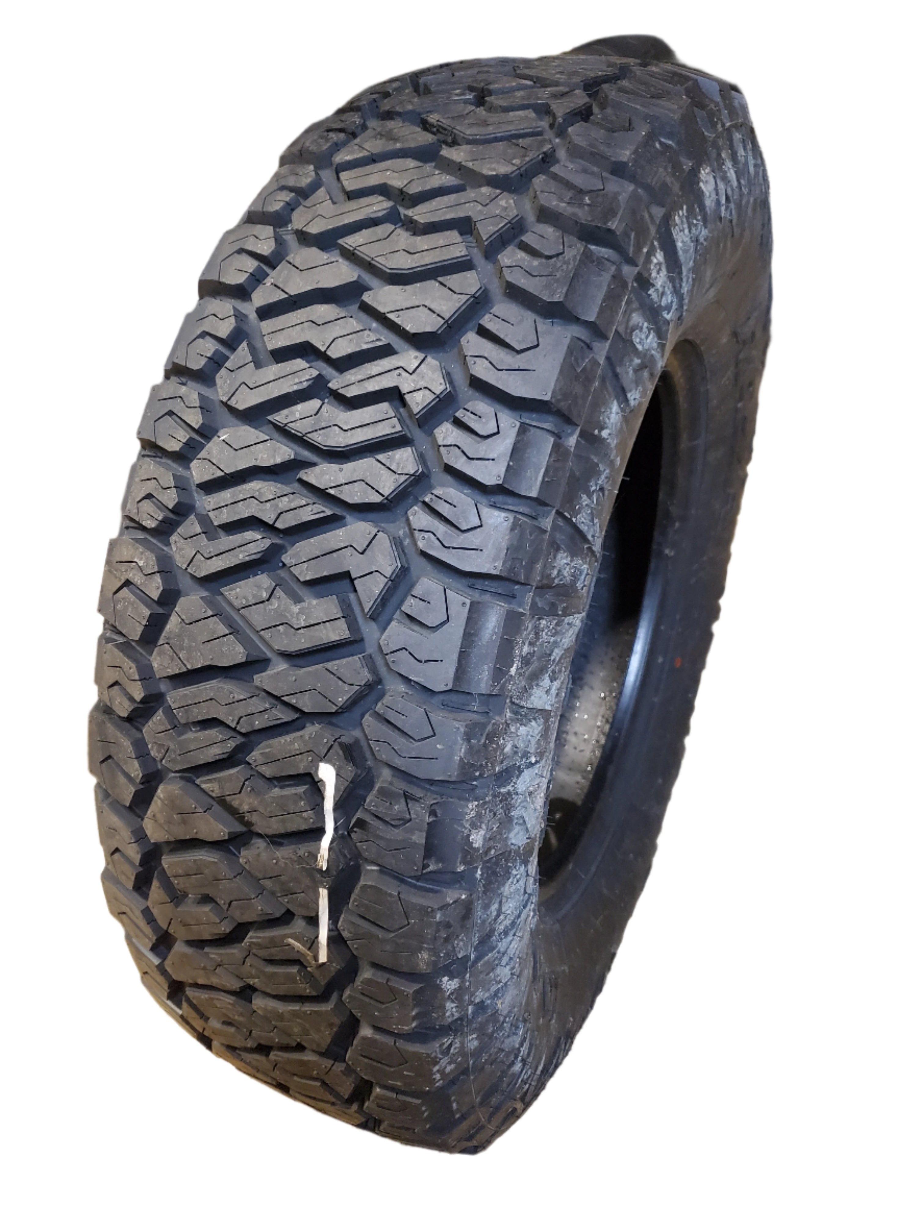 2 MAXXIS RAZR AT-811 BSW LT 285 75 18 129/126S 10PLY ALL TERRAIN TIRE TL00070200