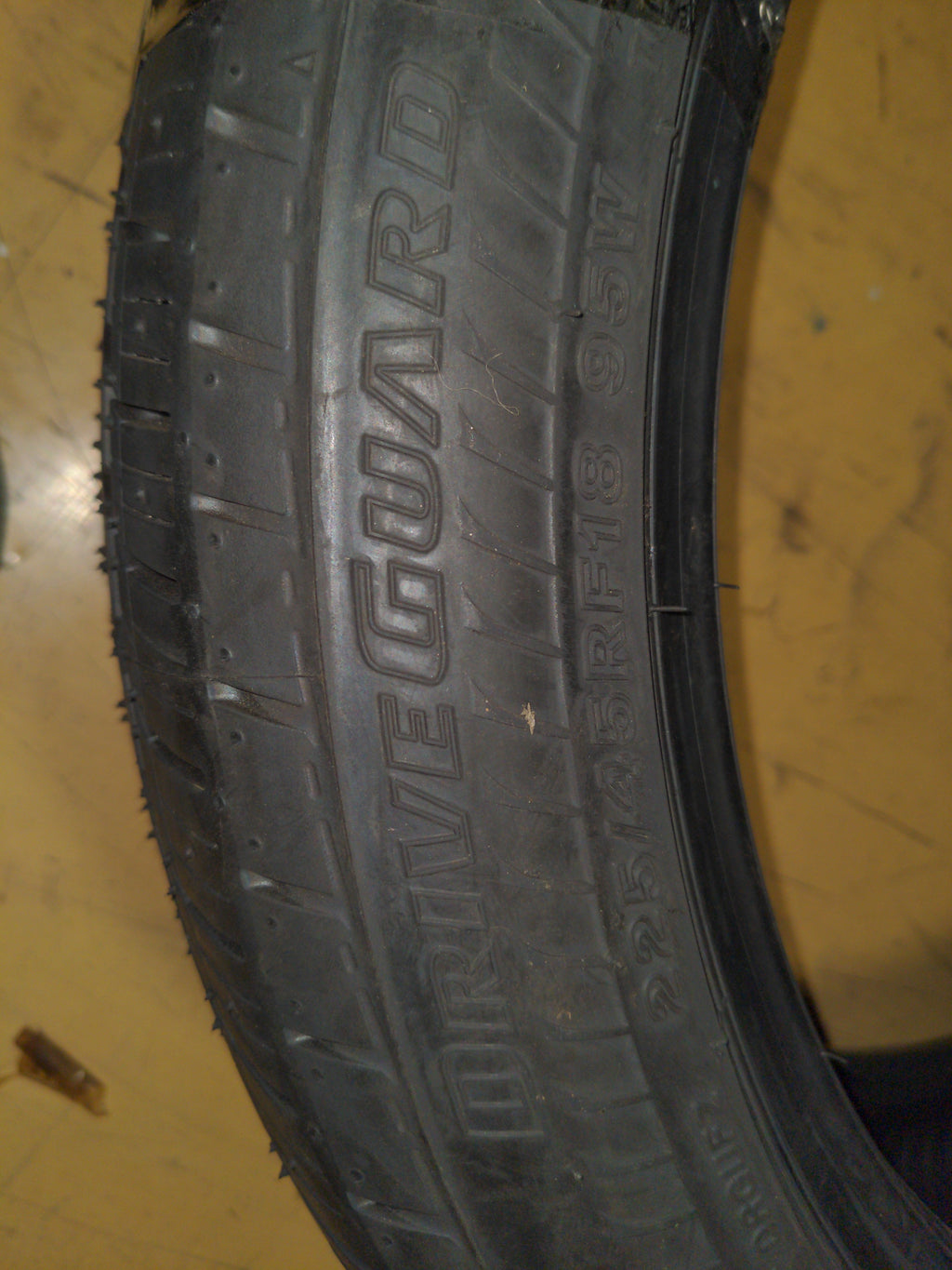 BRIDGESTONE DRIVEGUARD BSW P 225 45 18 95W XL ALL SEASON RUNFLAT TIRE 011799