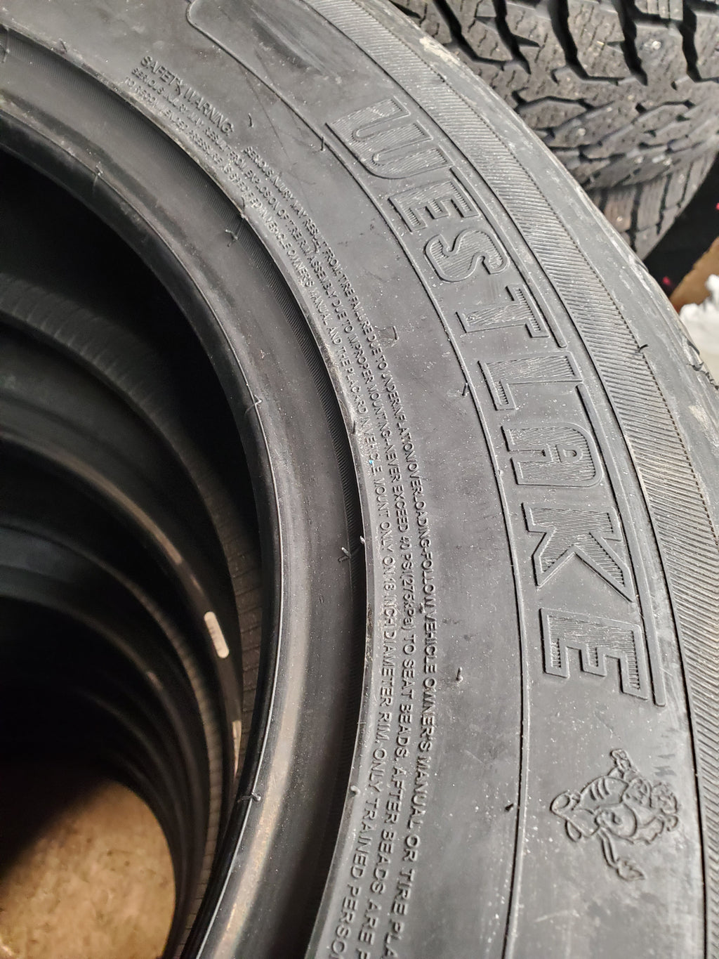 4 WESTLAKE SU318 BSW P 285 60 18 116H ALL SEASON TIRE 24884001