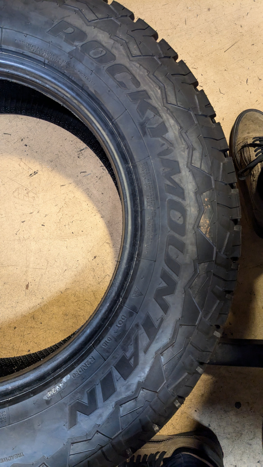ROCKY MOUNTAIN ALL TERRAIN BSW P 275 65 18 116T  TIRE 100UAD703