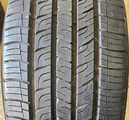 USED 9/32 OF 11/32  GOODYEAR ASSURANCE COMFORTED TOURING P 235 60 17 102H SL  ALL SEASON  TIRE 413488329