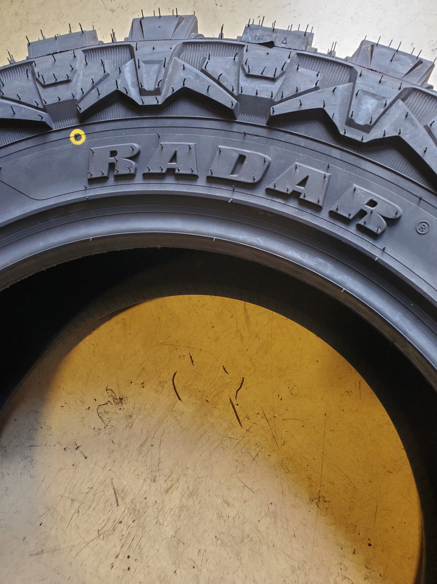 RADAR RENEGADE-X BSW LT 35 12.5 20 121Q 10PLY MUD TIRE RACSTH0046