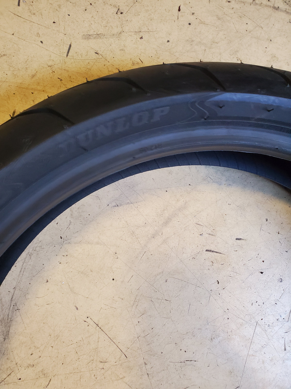 DUNLOP SPORTMAX ROADSMART IV 120 70 17 58W FRONT MOTORCYCLE TIRE 45253301