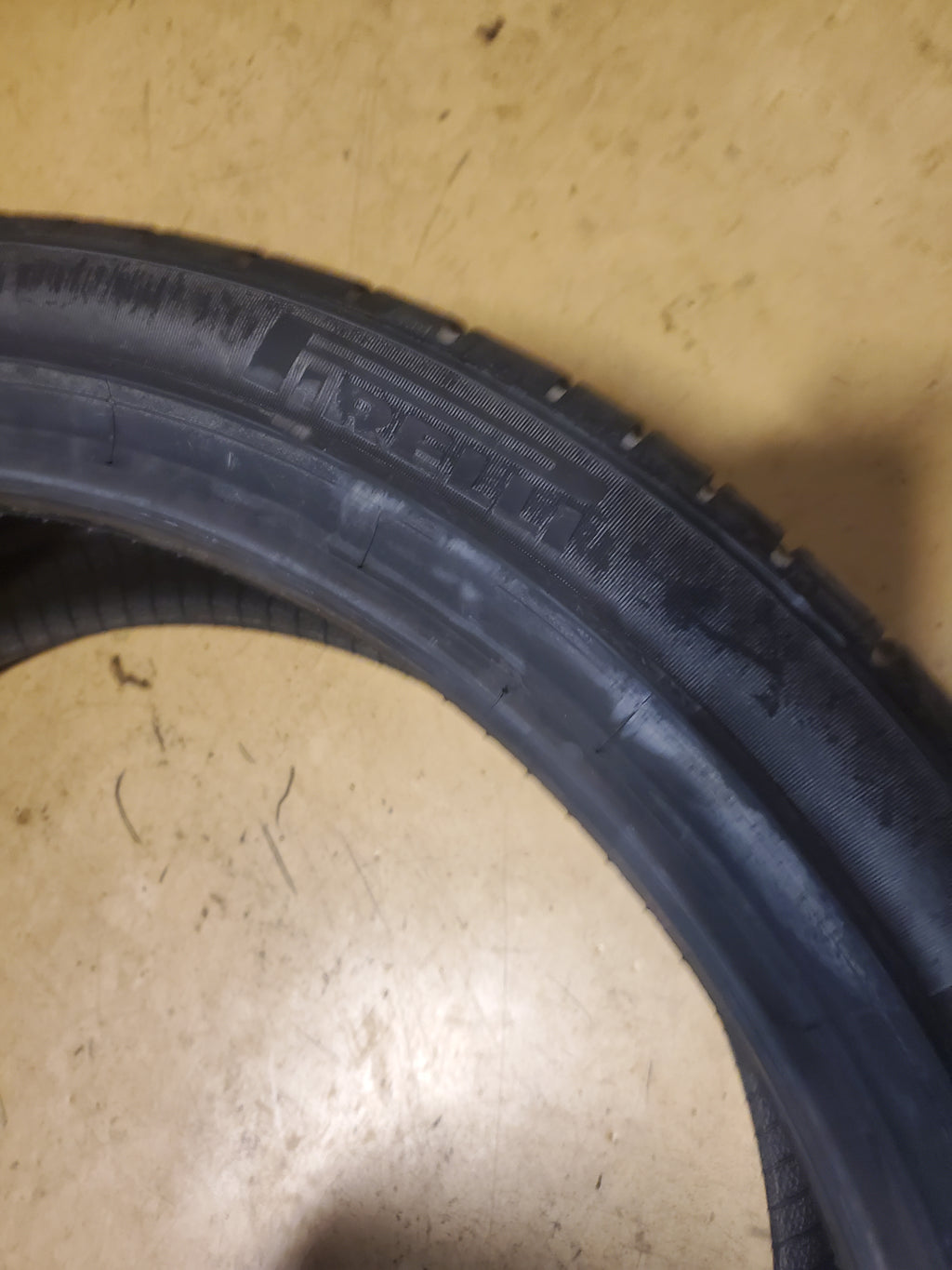 2 PIRELLI P ZERO PZ4 BSW P 265 35 21 101Y XL UHP TIRE 2761000