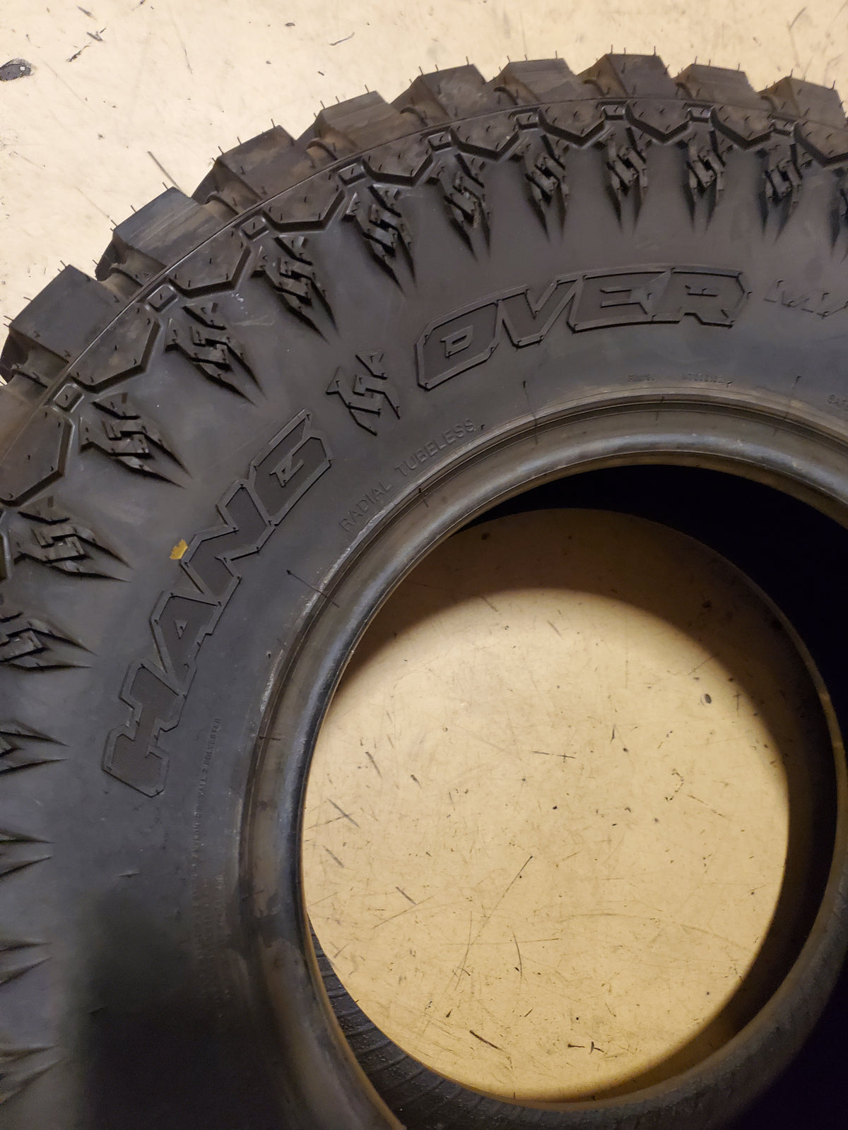 MUDDER TRUCKER HANG OVER M/T BSW LT 32 11.5 15 113Q 6PLY MUD TIRE MDT2496