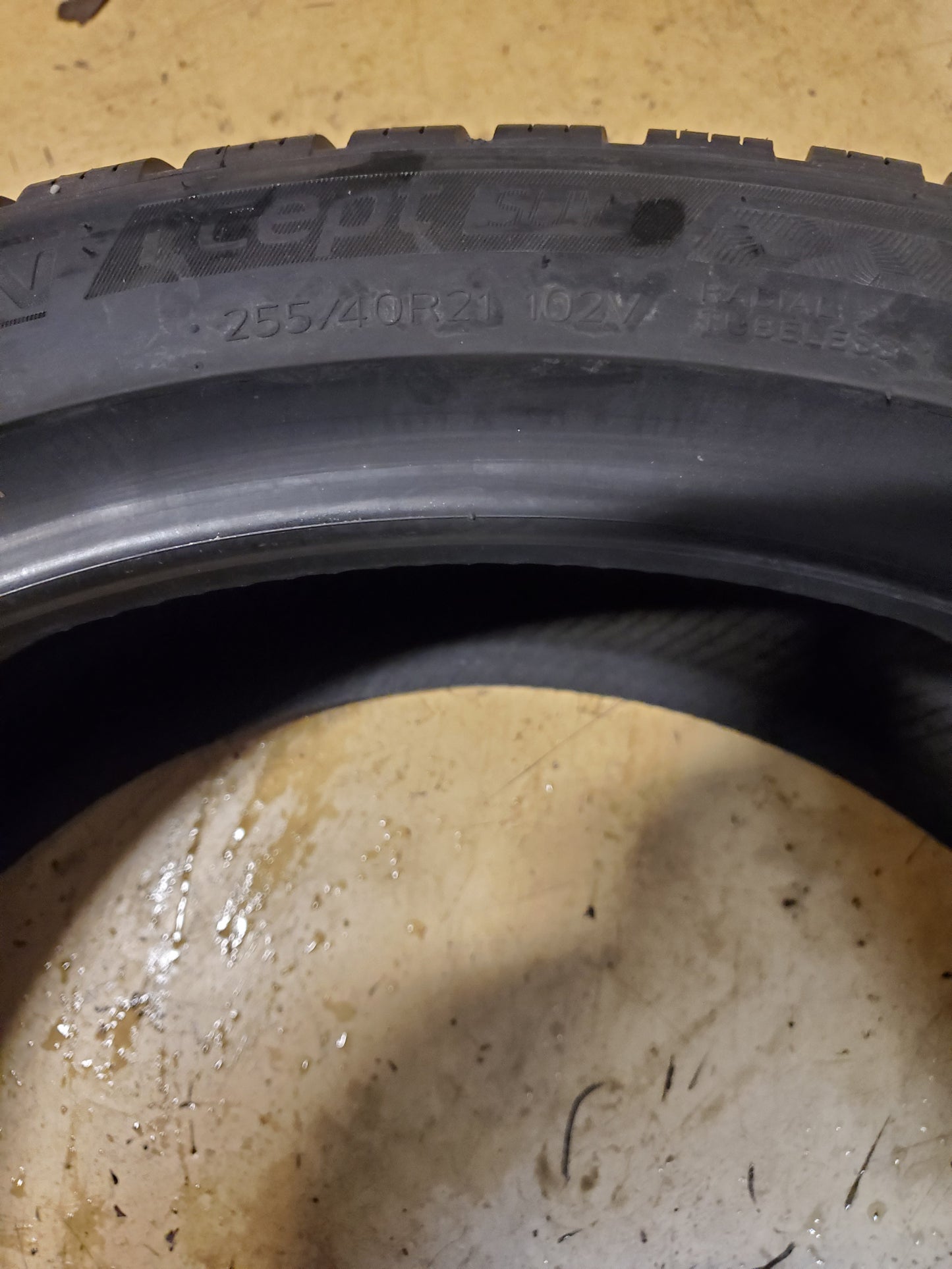 HANKOOK ION ICEPT SUV BSW P 255 40 21 102V WINTER TIRE 1033397