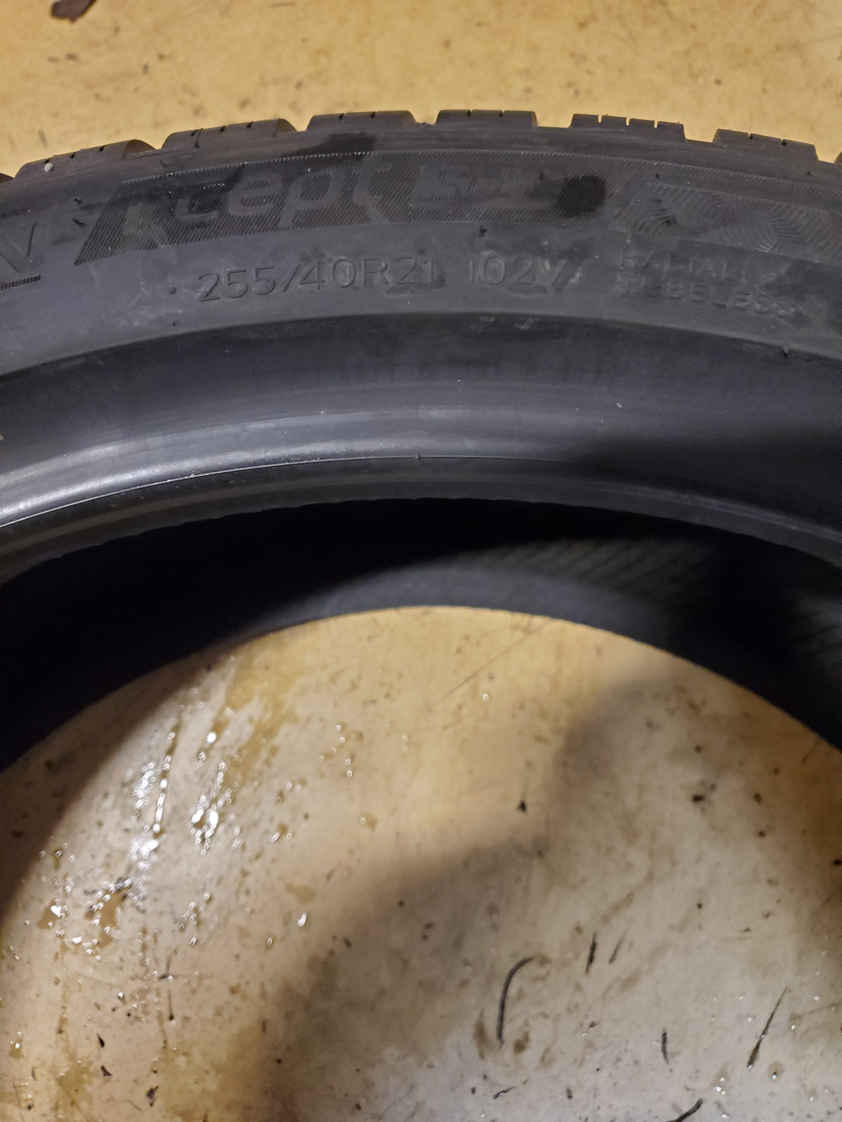 HANKOOK ION ICEPT SUV BSW P 255 40 21 102V WINTER TIRE 1033397