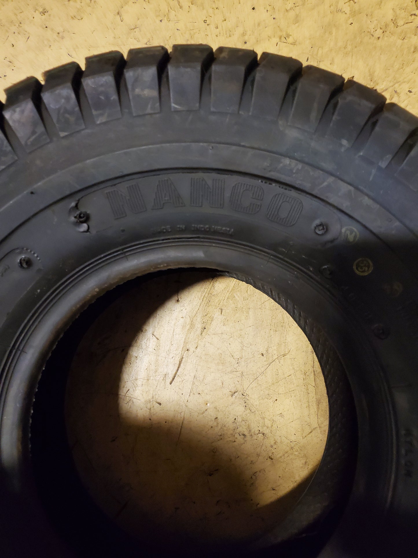 NOS NANCO N786 BSW  18 9.5 8 4PLY LAWN TIRE 27170005