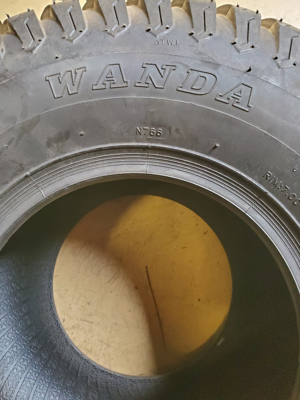 WANDA N766 BSW 18 9.5 8 4PLY LAWN TIRE W189508