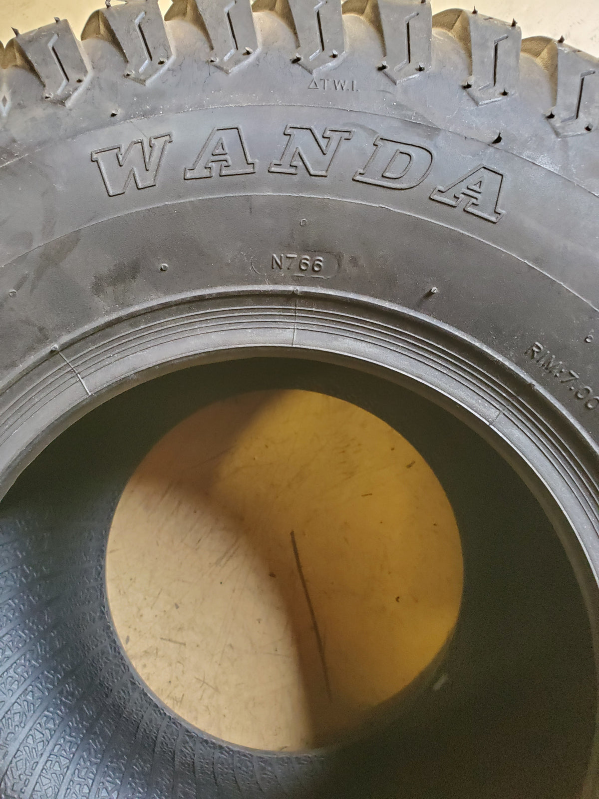 WANDA N766 BSW 18 9.5 8 4PLY LAWN TIRE W189508